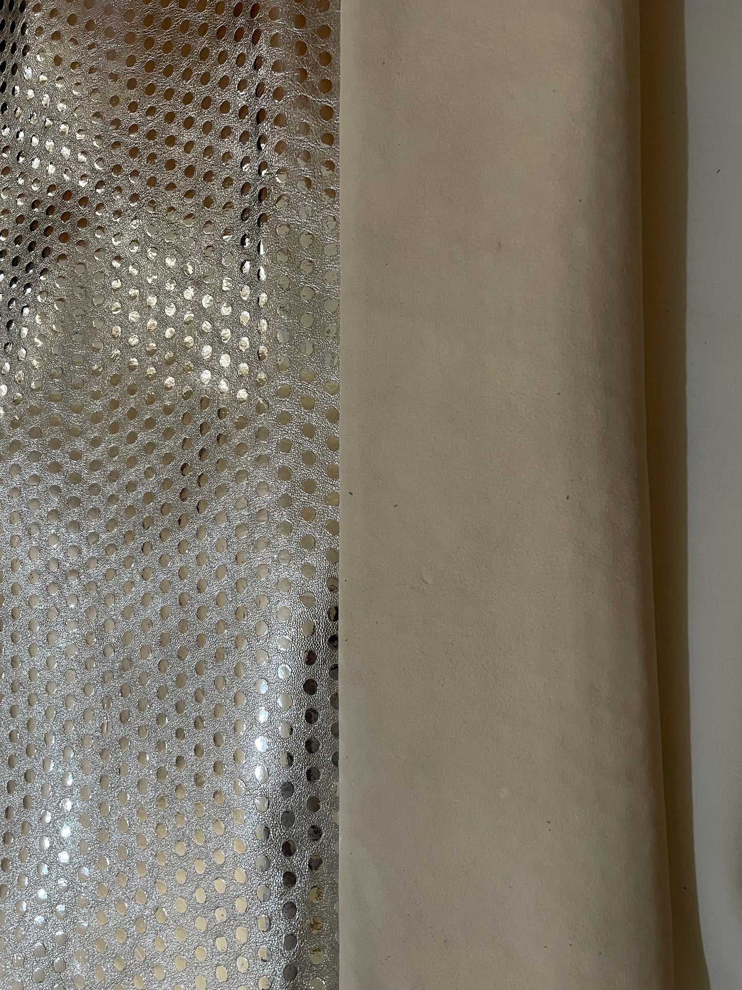 prirodna koža, prirodna italijanska koža, koža za automobile, kvalitetna italijanska koža, prodaja koze beograd, prodaja kože beograd, koža za tapaciranje