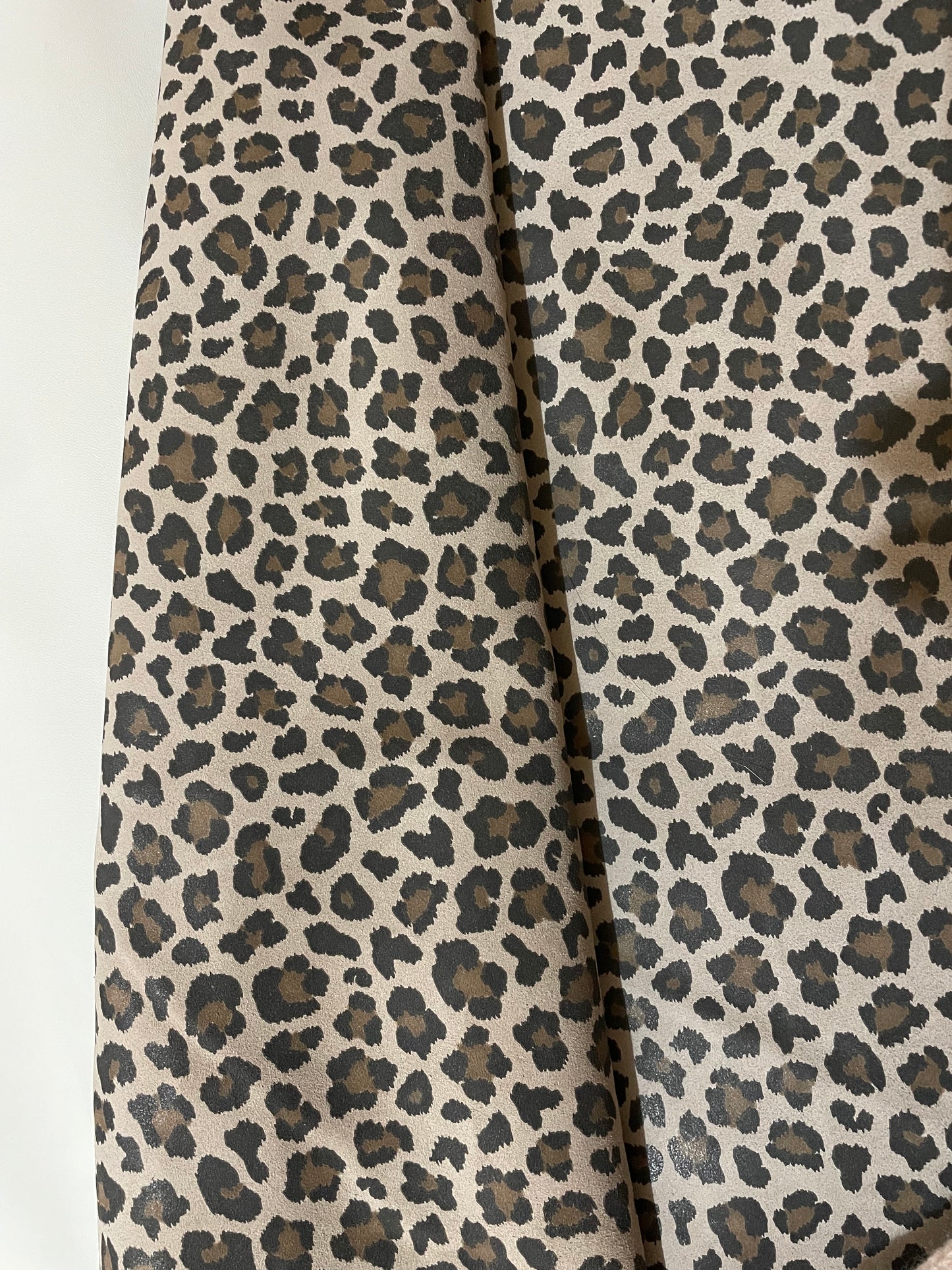 VELUR SA LEOPARD PRINTOM