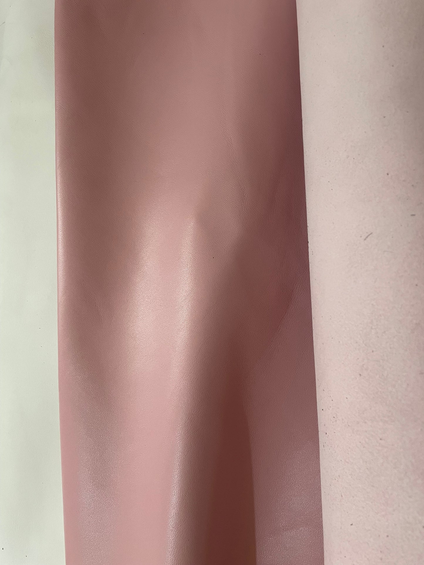 prirodna koža, prirodna italijanska koža, koža za automobile, kvalitetna italijanska koža, prodaja koze beograd, prodaja kože beograd, koža za tapaciranje