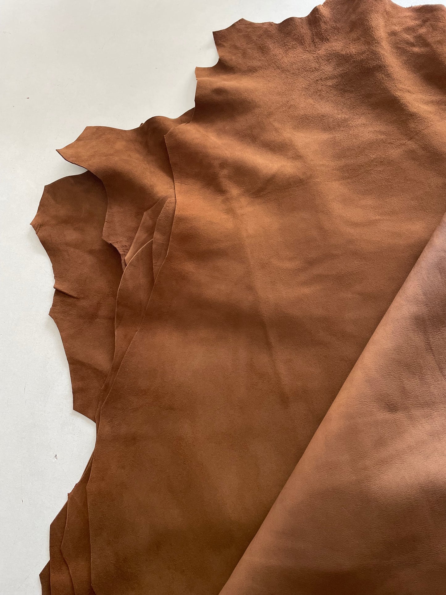 prirodna koža, prirodna italijanska koža, koža za automobile, kvalitetna italijanska koža, prodaja kože beograd, prodaja kože beograd, koža za tapaciranje