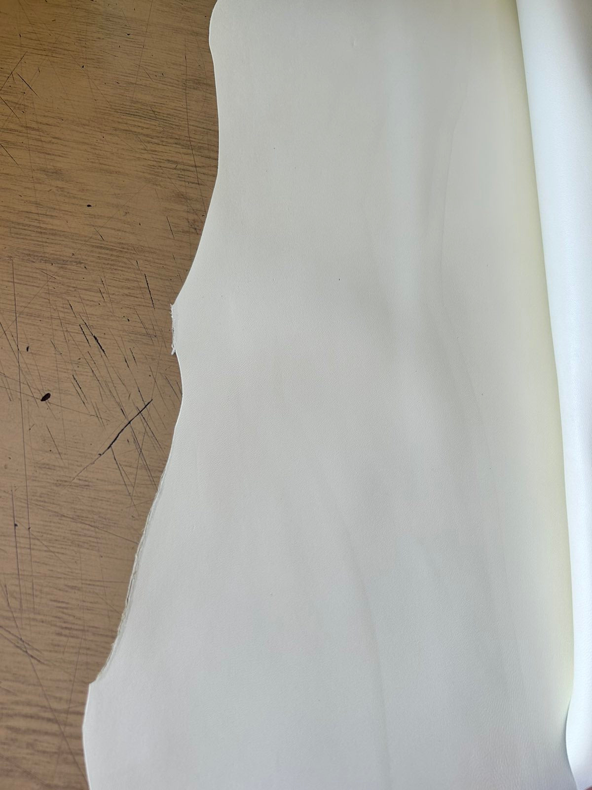 prirodna koža, prirodna italijanska koža, koža za automobile, kvalitetna italijanska koža, prodaja koze beograd, prodaja kože beograd, koža za tapaciranje