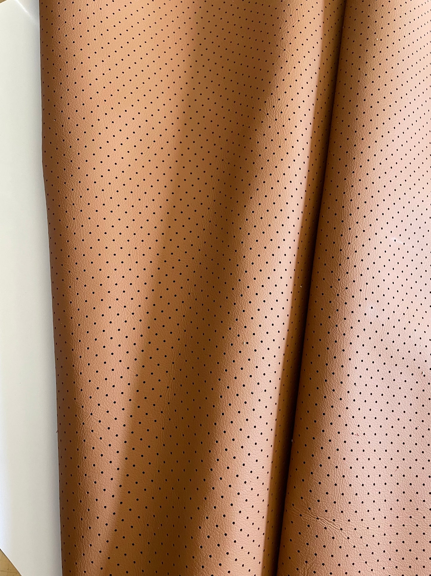 prirodna koža, prirodna italijanska koža, koža za automobile, kvalitetna italijanska koža, prodaja kože beograd, prodaja kože beograd, koža za tapaciranje