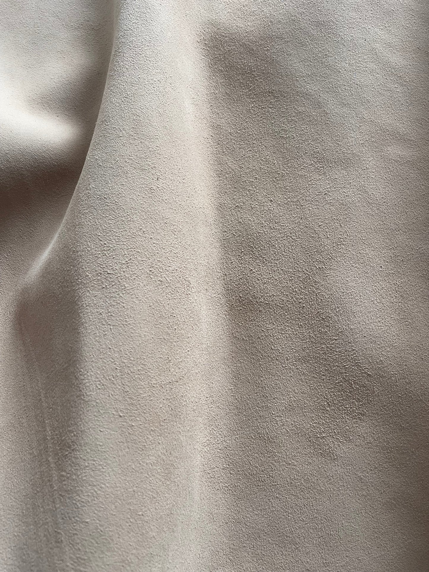 prirodna koža, prirodna italijanska koža, koža za automobile, kvalitetna italijanska koža, prodaja koze beograd, prodaja kože beograd, koža za tapaciranje