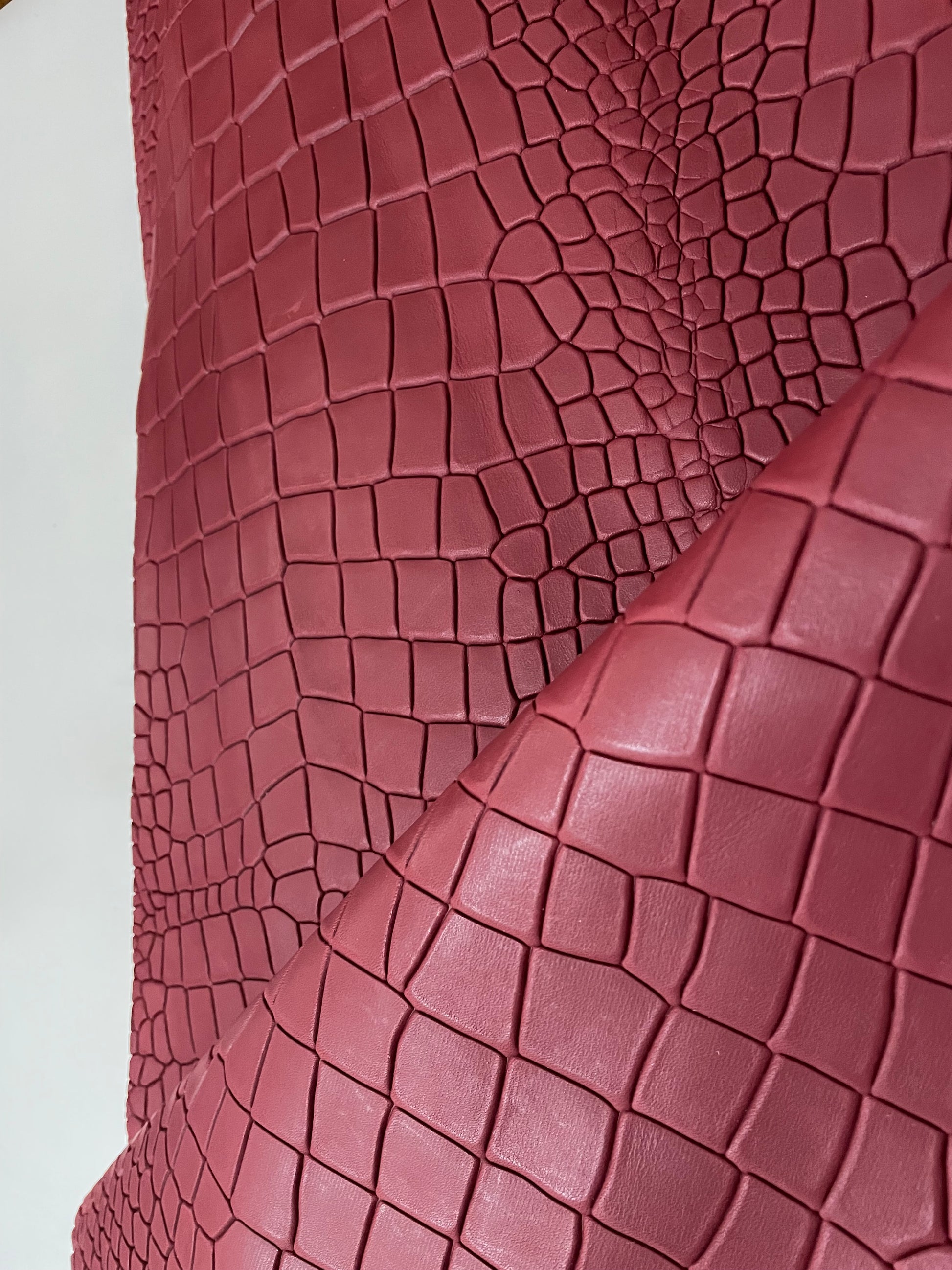 prirodna koža, prirodna italijanska koža, koža za automobile, kvalitetna italijanska koža, prodaja kože beograd, prodaja kože beograd, koža za tapaciranje