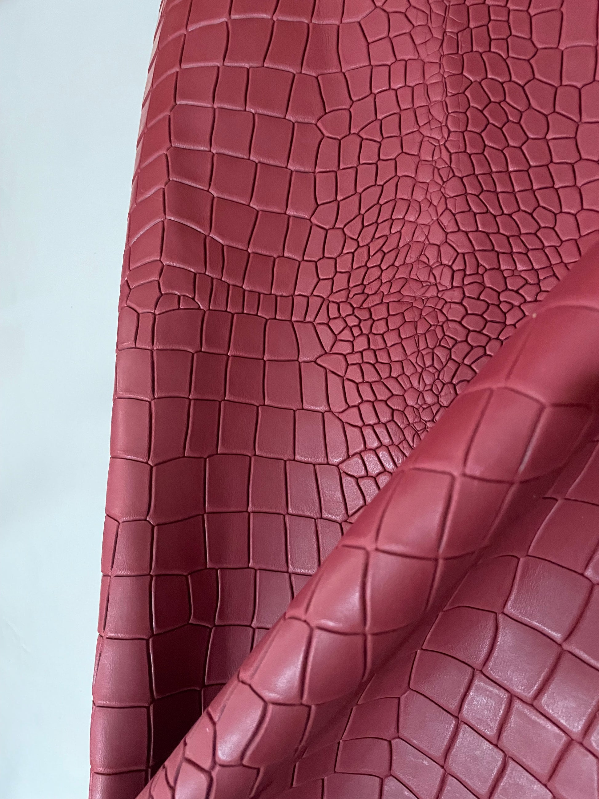 prirodna koža, prirodna italijanska koža, koža za automobile, kvalitetna italijanska koža, prodaja kože beograd, prodaja kože beograd, koža za tapaciranje