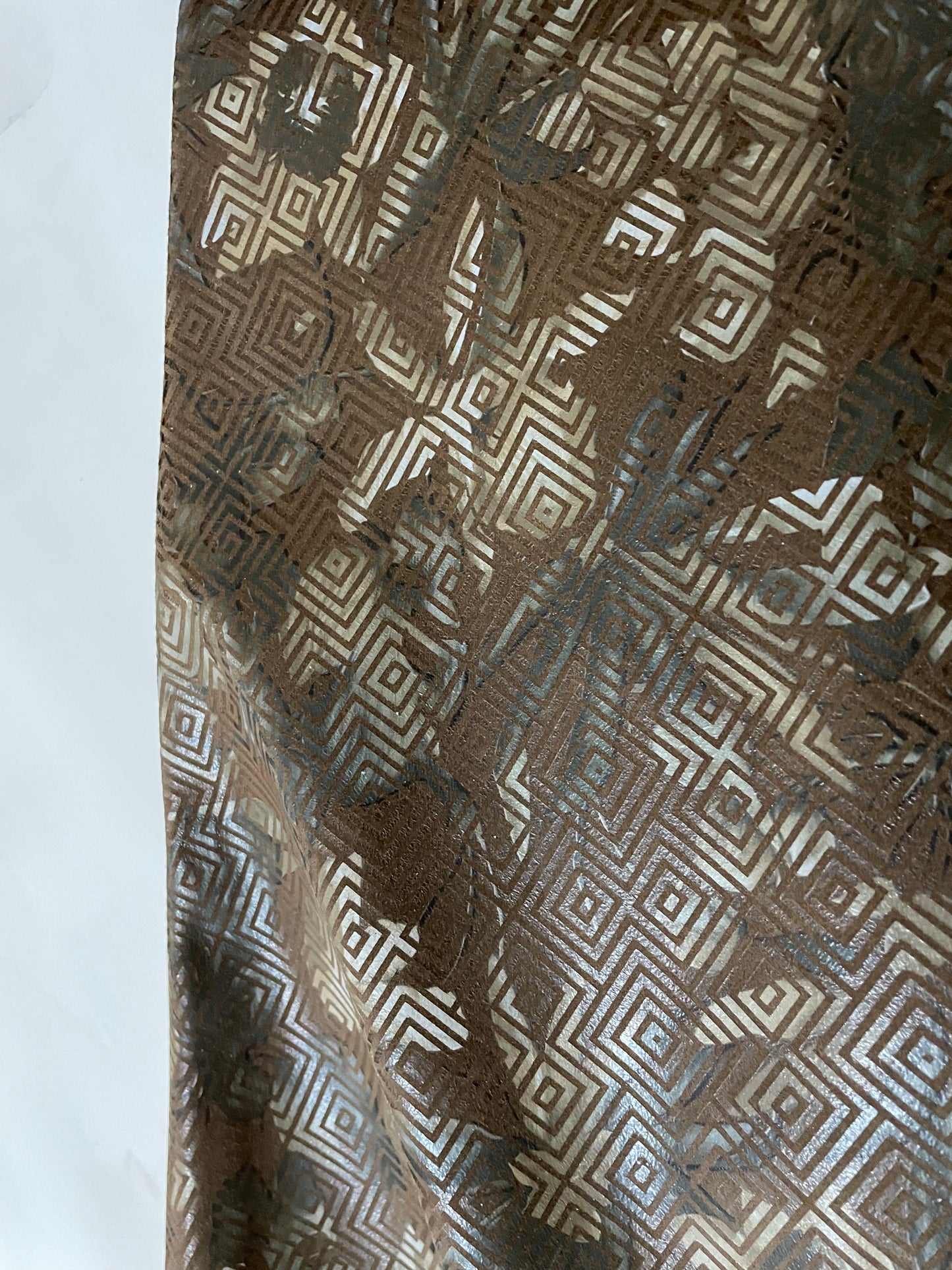 GOV. KOŽA VELOUR LEAF PATTERN