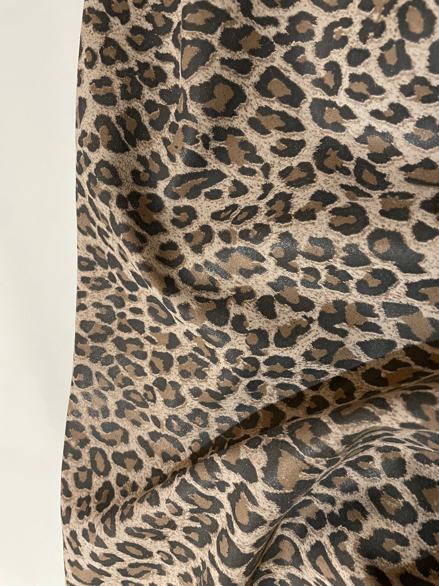 GOV. KOŽA VELOUR - LEOPART PRINT