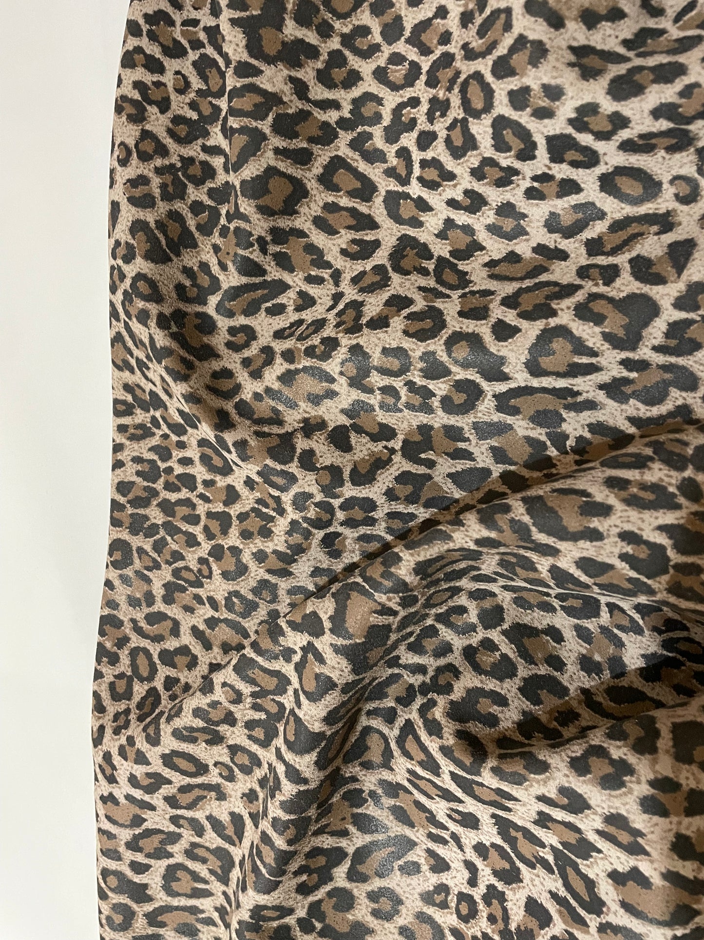 GOV. KOŽA VELOUR - LEOPART PRINT