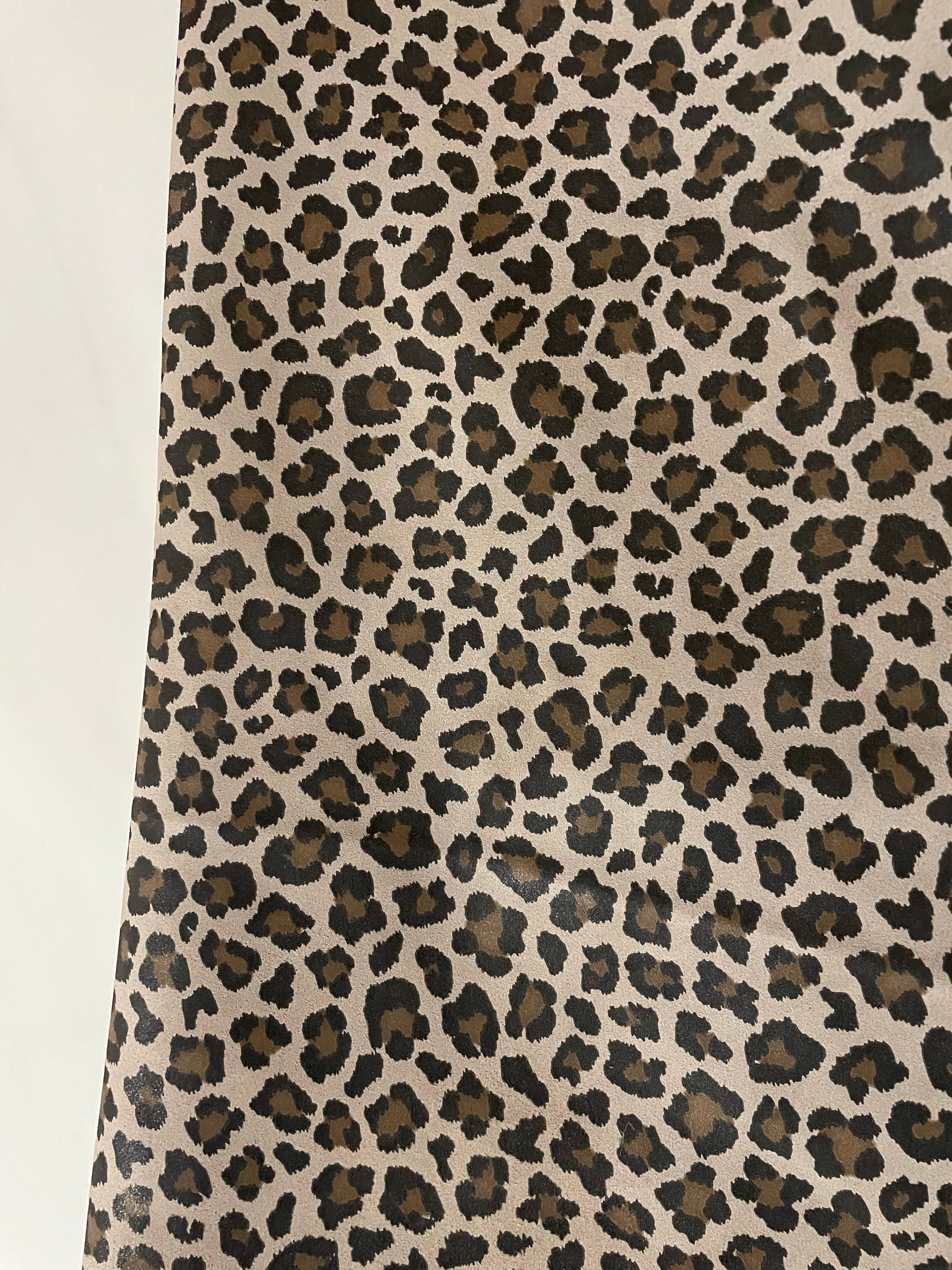 prirodna koža, prirodna italijanska koža, koža za automobile, kvalitetna italijanska koža, prodaja kože beograd, prodaja kože beograd, koža za tapaciranje