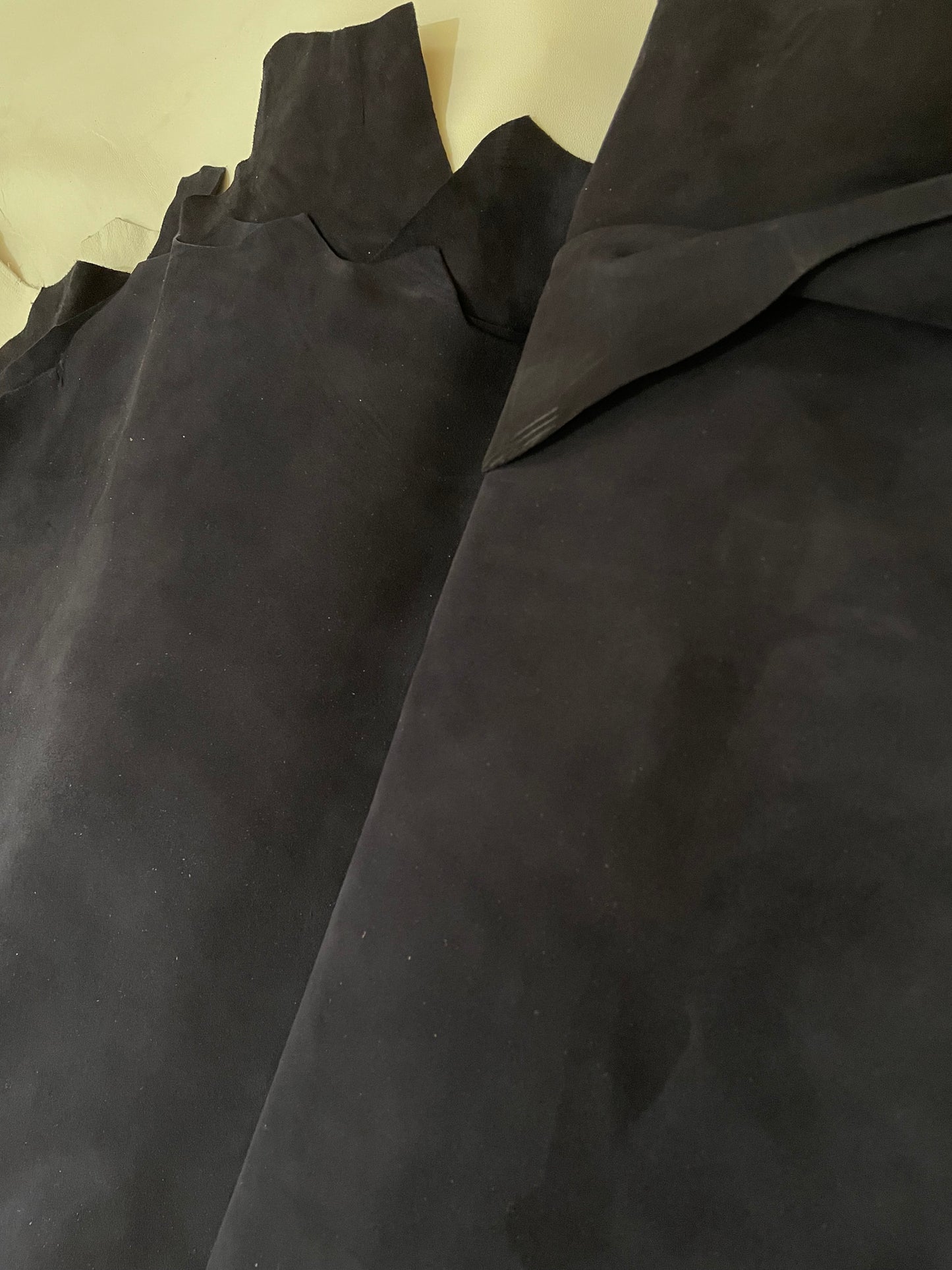 prirodna koža, prirodna italijanska koža, koža za automobile, kvalitetna italijanska koža, prodaja kože beograd, prodaja kože beograd, koža za tapaciranje