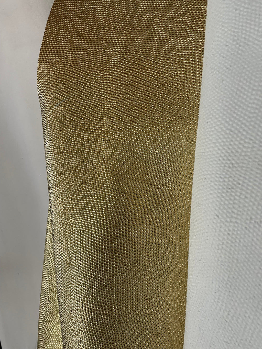 GOLD DOTS