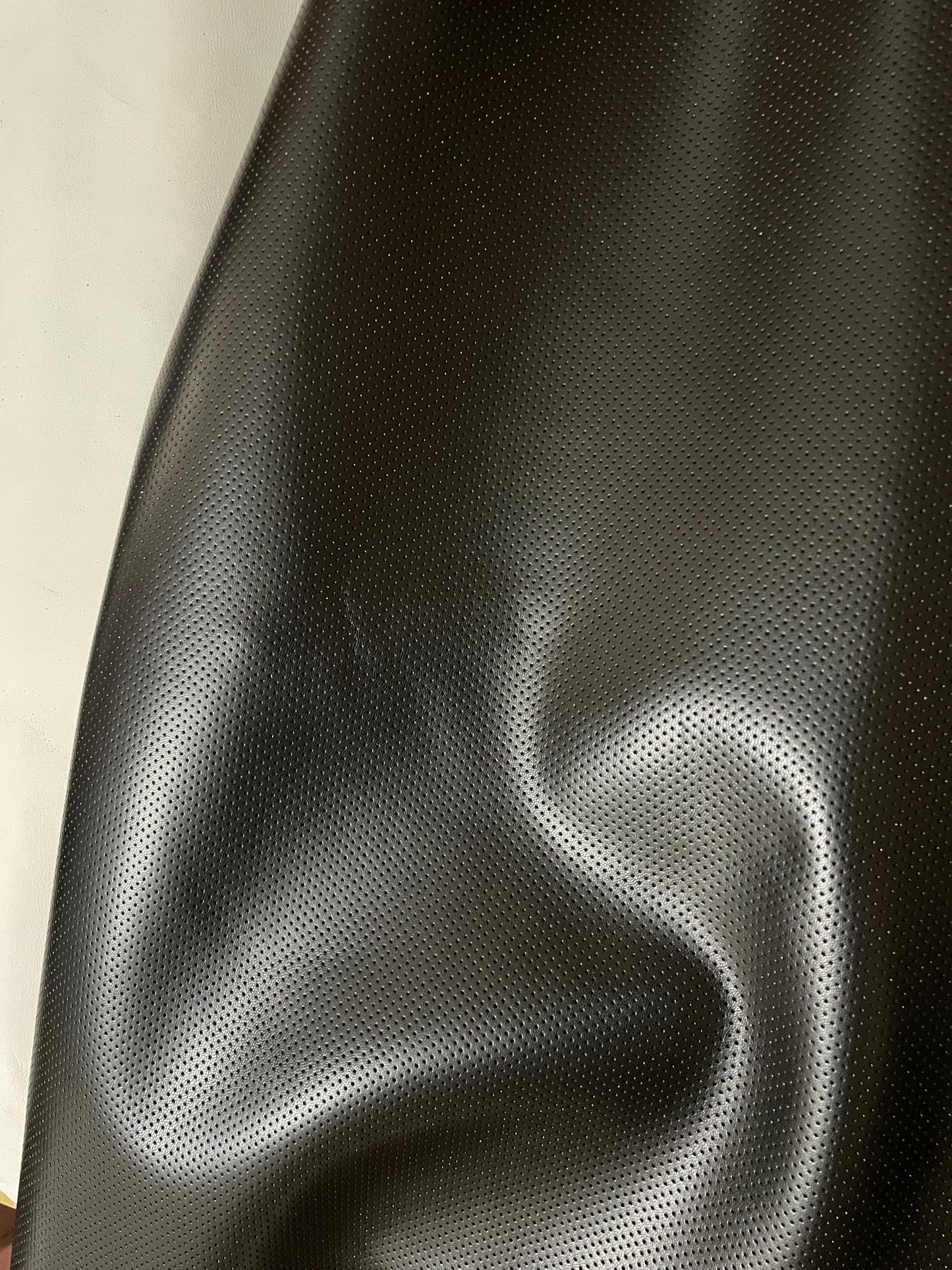 prirodna koža, prirodna italijanska koža, koža za automobile, kvalitetna italijanska koža, prodaja kože beograd, prodaja kože beograd, koža za tapaciranje