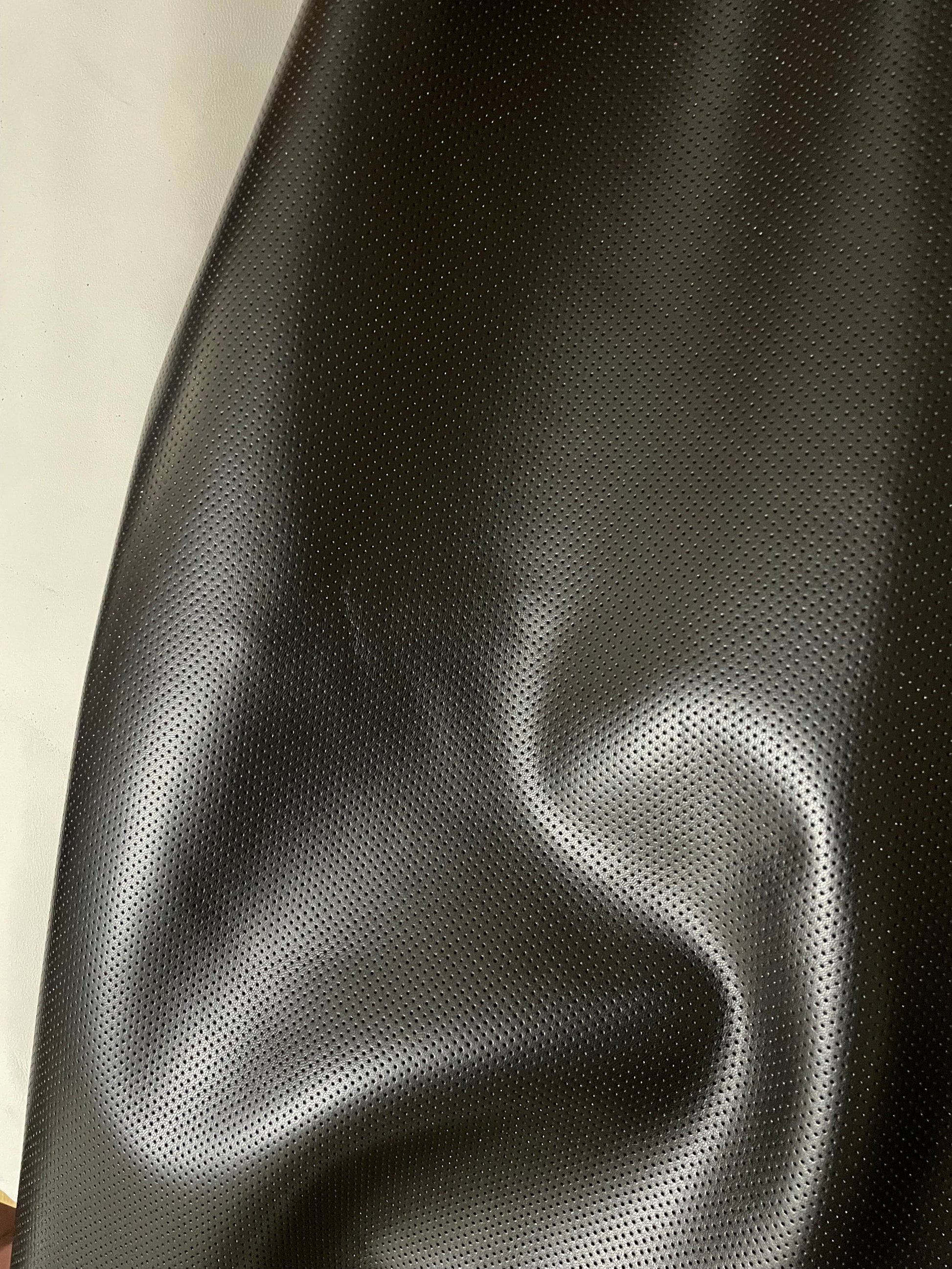 prirodna koža, prirodna italijanska koža, koža za automobile, kvalitetna italijanska koža, prodaja kože beograd, prodaja kože beograd, koža za tapaciranje