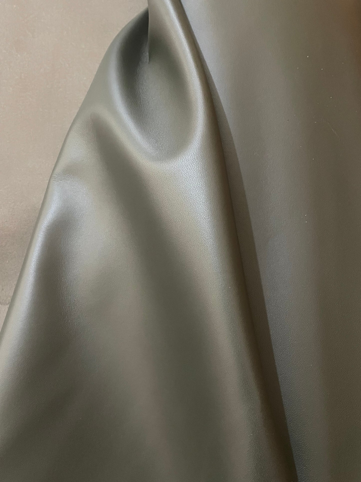 SEAWEED - OVČIJA KOŽA NAPPA