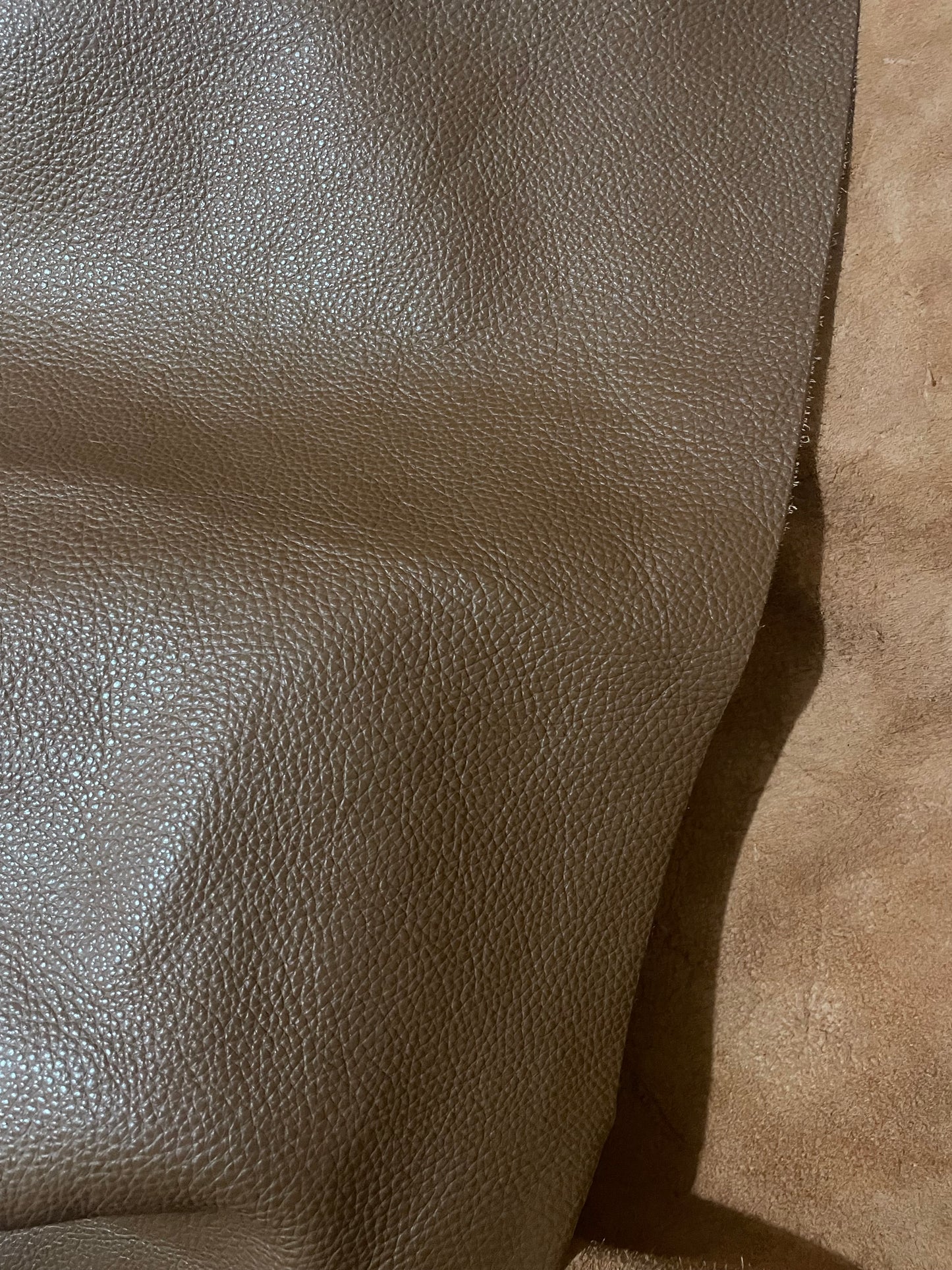 prirodna koža, prirodna italijanska koža, koža za automobile, kvalitetna italijanska koža, prodaja kože beograd, prodaja kože beograd, koža za tapaciranje