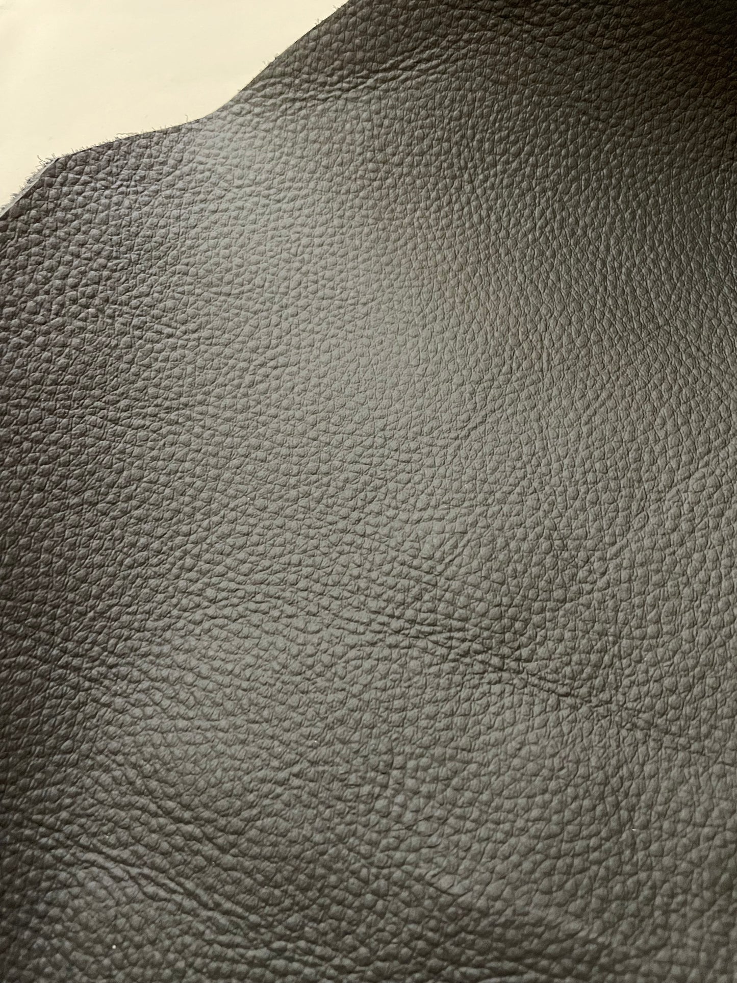 prirodna koža, prirodna italijanska koža, koža za automobile, kvalitetna italijanska koža, prodaja koze beograd, prodaja kože beograd, koža za tapaciranje