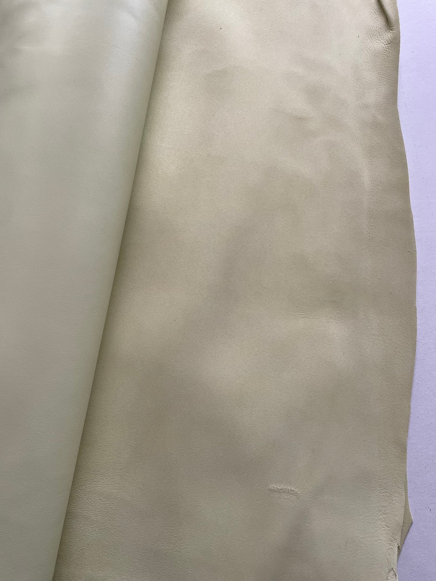 prirodna koža, prirodna italijanska koža, koža za automobile, kvalitetna italijanska koža, prodaja kože beograd, prodaja kože beograd, koža za tapaciranje