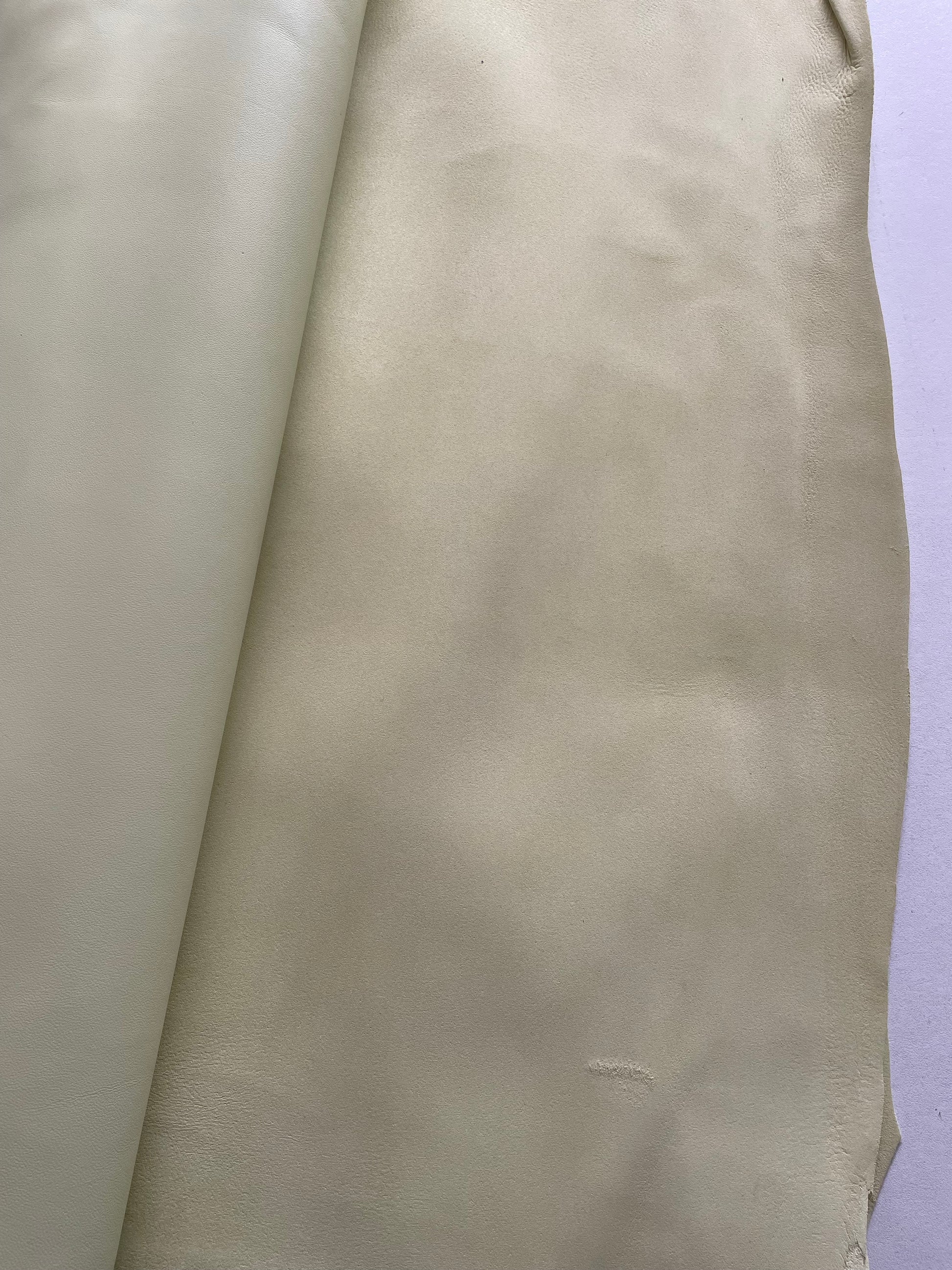 prirodna koža, prirodna italijanska koža, koža za automobile, kvalitetna italijanska koža, prodaja kože beograd, prodaja kože beograd, koža za tapaciranje