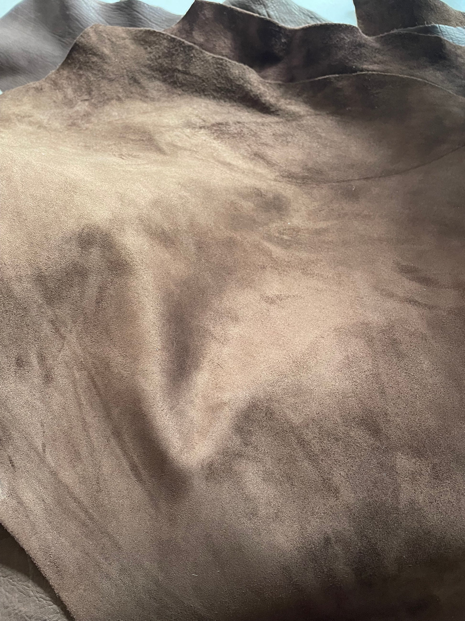 prirodna koža, prirodna italijanska koža, koža za automobile, kvalitetna italijanska koža, prodaja koze beograd, prodaja kože beograd, koža za tapaciranje