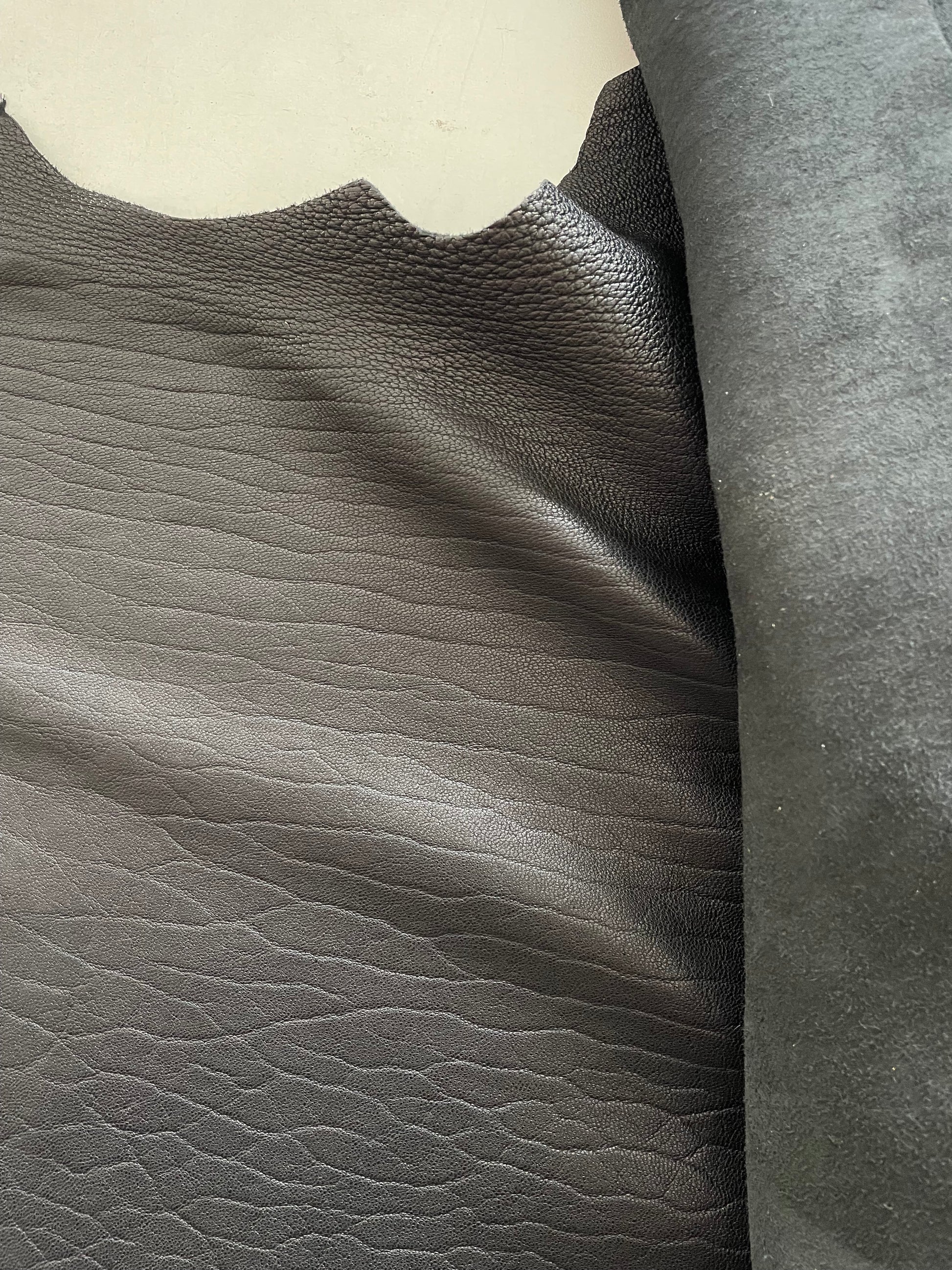 prirodna koža, prirodna italijanska koža, koža za automobile, kvalitetna italijanska koža, prodaja kože beograd, prodaja kože beograd, koža za tapaciranje