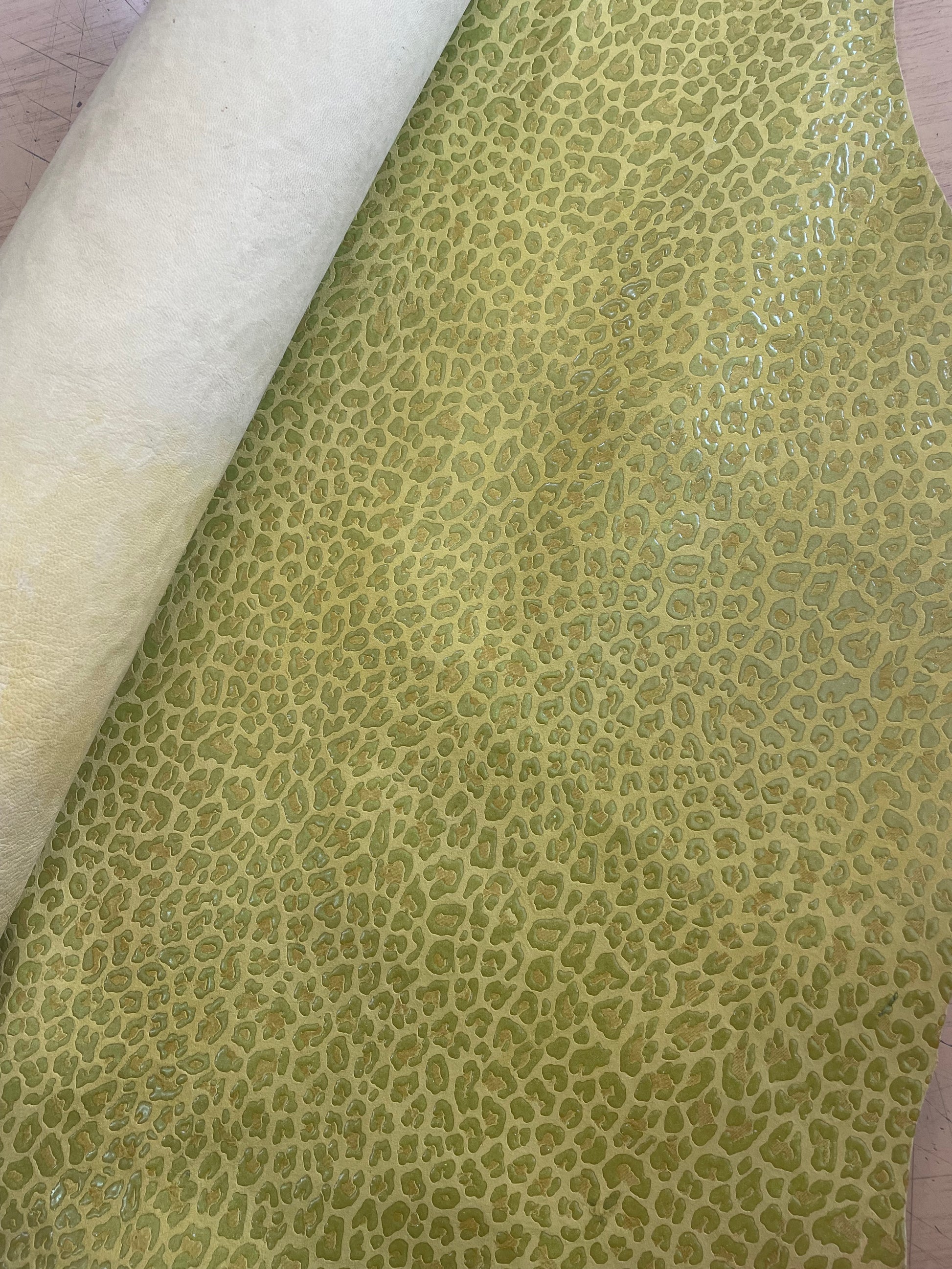 prirodna koža, prirodna italijanska koža, koža za automobile, kvalitetna italijanska koža, prodaja koze beograd, prodaja kože beograd, koža za tapaciranje