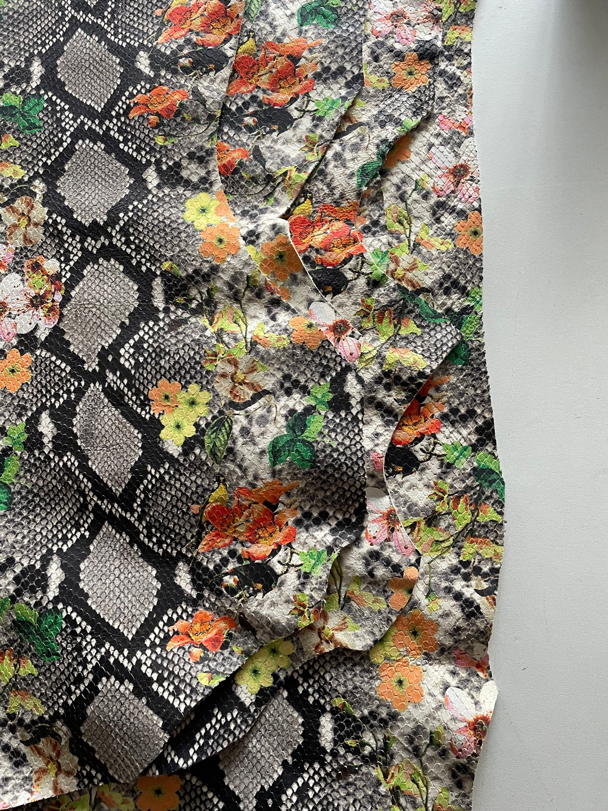 prirodna koža, prirodna italijanska koža, koža za automobile, kvalitetna italijanska koža, prodaja koze beograd, prodaja kože beograd, koža za tapaciranje