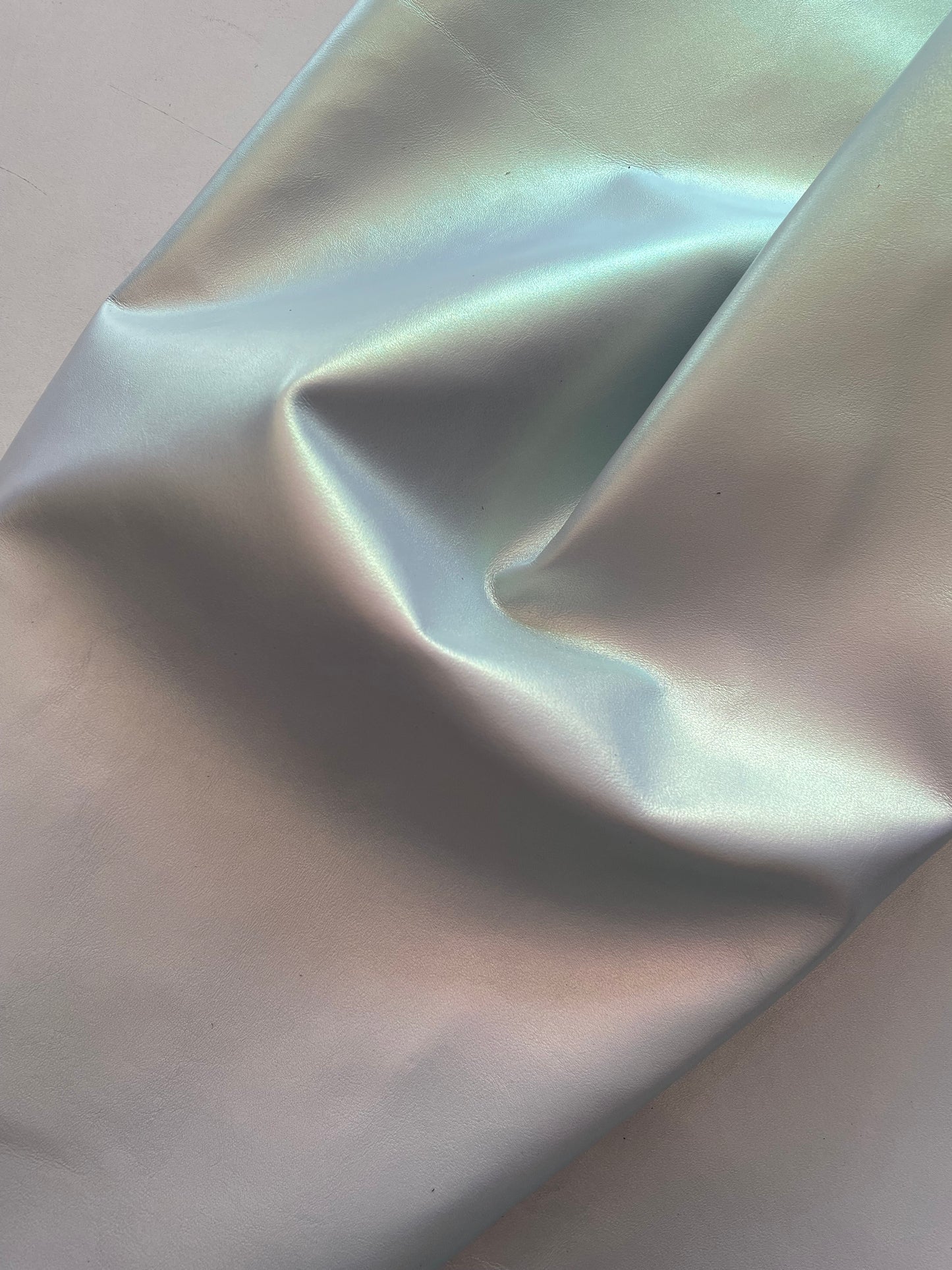 prirodna koža, prirodna italijanska koža, koža za automobile, kvalitetna italijanska koža, prodaja kože beograd, prodaja kože beograd, koža za tapaciranje