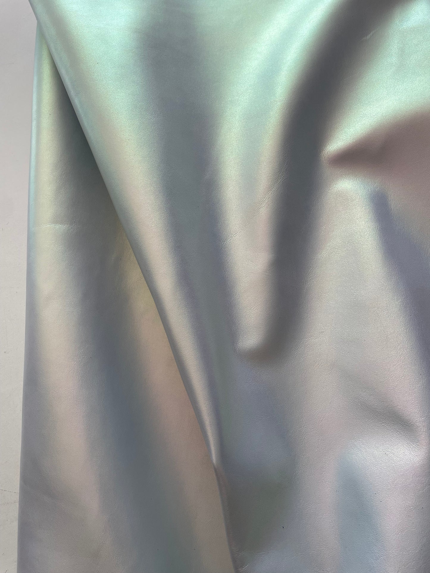 prirodna koža, prirodna italijanska koža, koža za automobile, kvalitetna italijanska koža, prodaja kože beograd, prodaja kože beograd, koža za tapaciranje