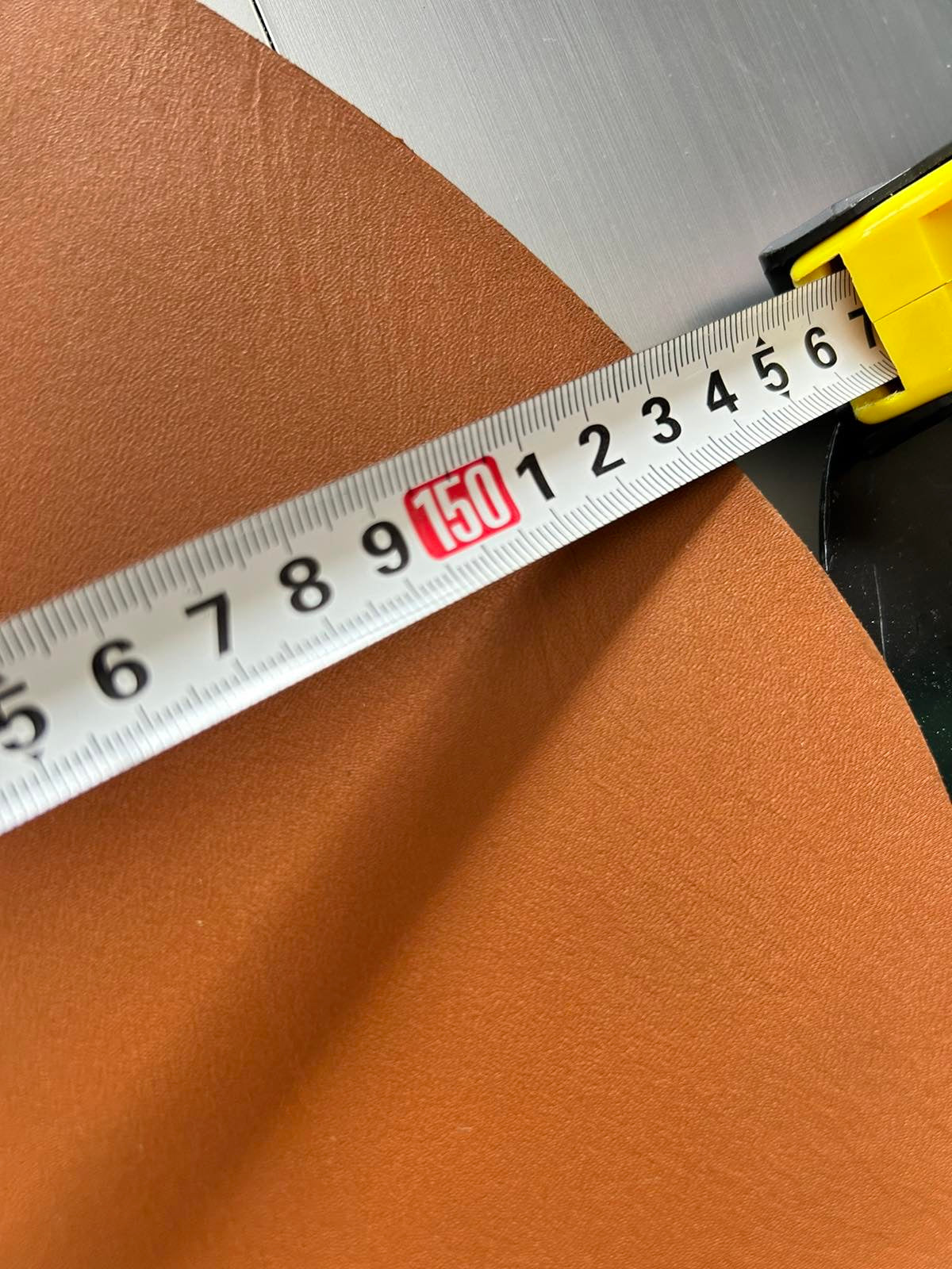 prirodna koža, prirodna italijanska koža, koža za automobile, kvalitetna italijanska koža, prodaja kože beograd, prodaja kože beograd, koža za tapaciranje