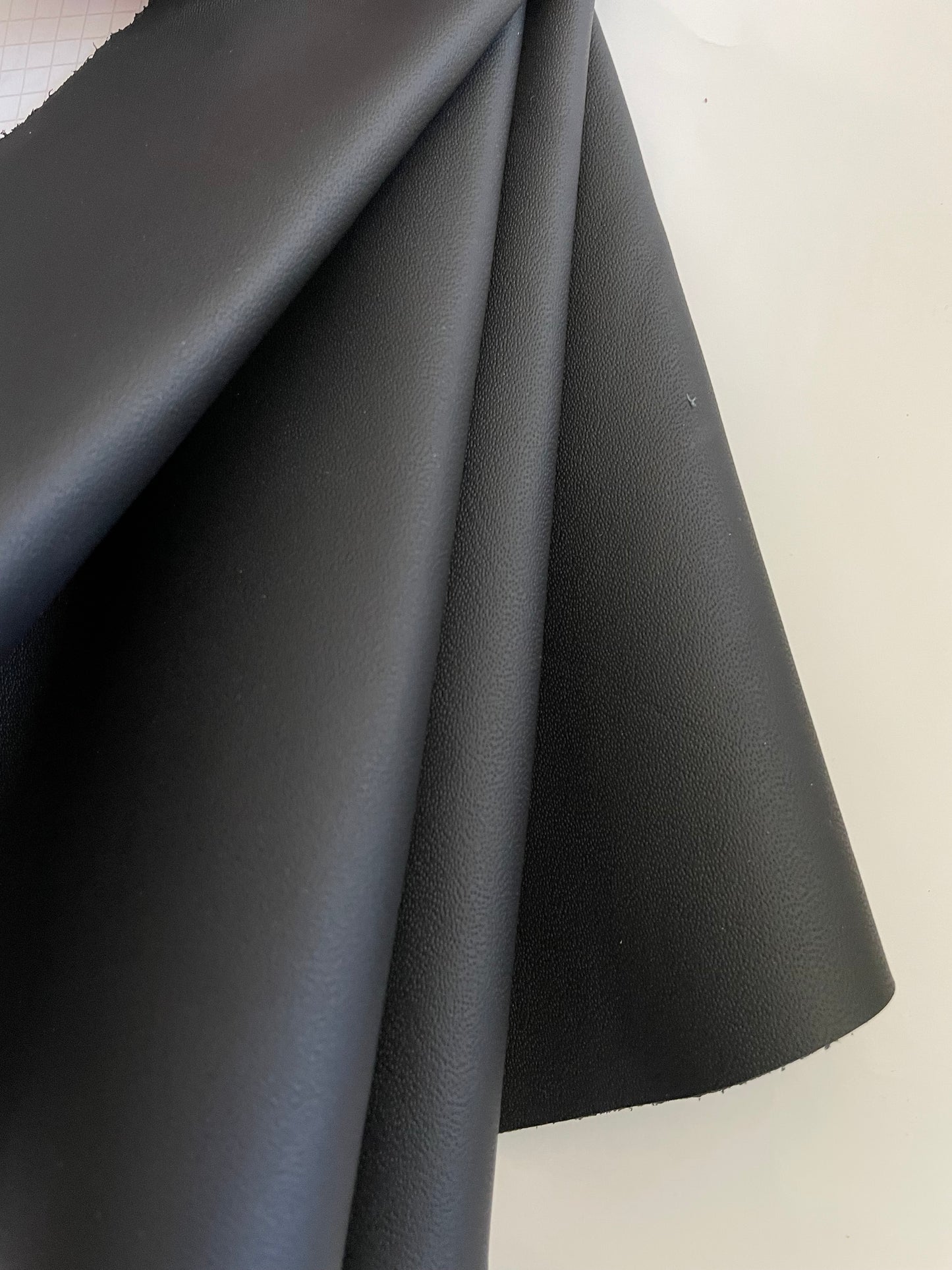 prirodna koža, prirodna italijanska koža, koža za automobile, kvalitetna italijanska koža, prodaja kože beograd, prodaja kože beograd, koža za tapaciranje