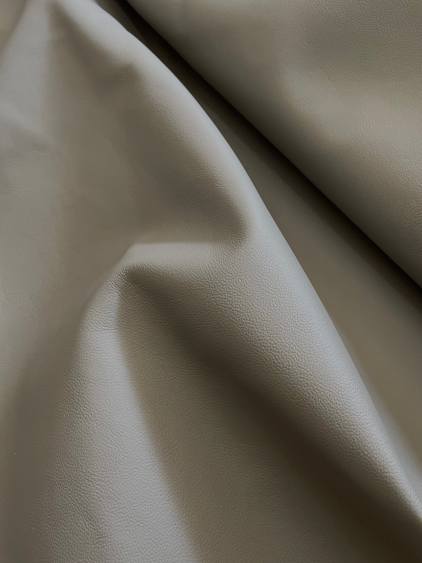 prirodna koža, prirodna italijanska koža, koža za automobile, kvalitetna italijanska koža, prodaja kože beograd, prodaja kože beograd, koža za tapaciranje