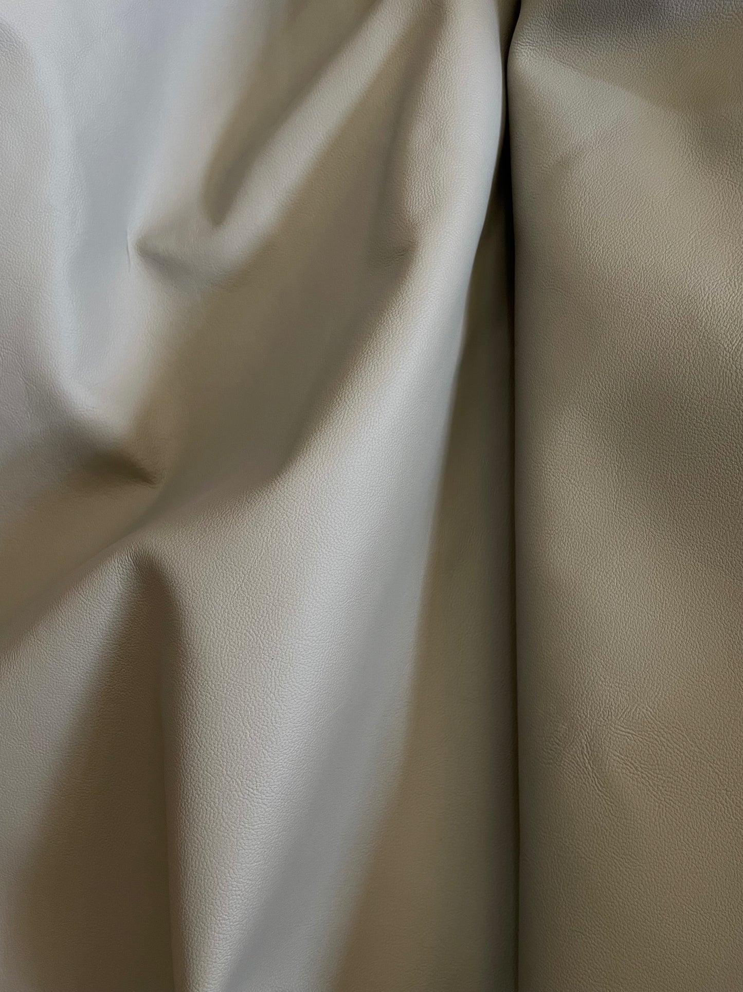 prirodna koža, prirodna italijanska koža, koža za automobile, kvalitetna italijanska koža, prodaja kože beograd, prodaja kože beograd, koža za tapaciranje