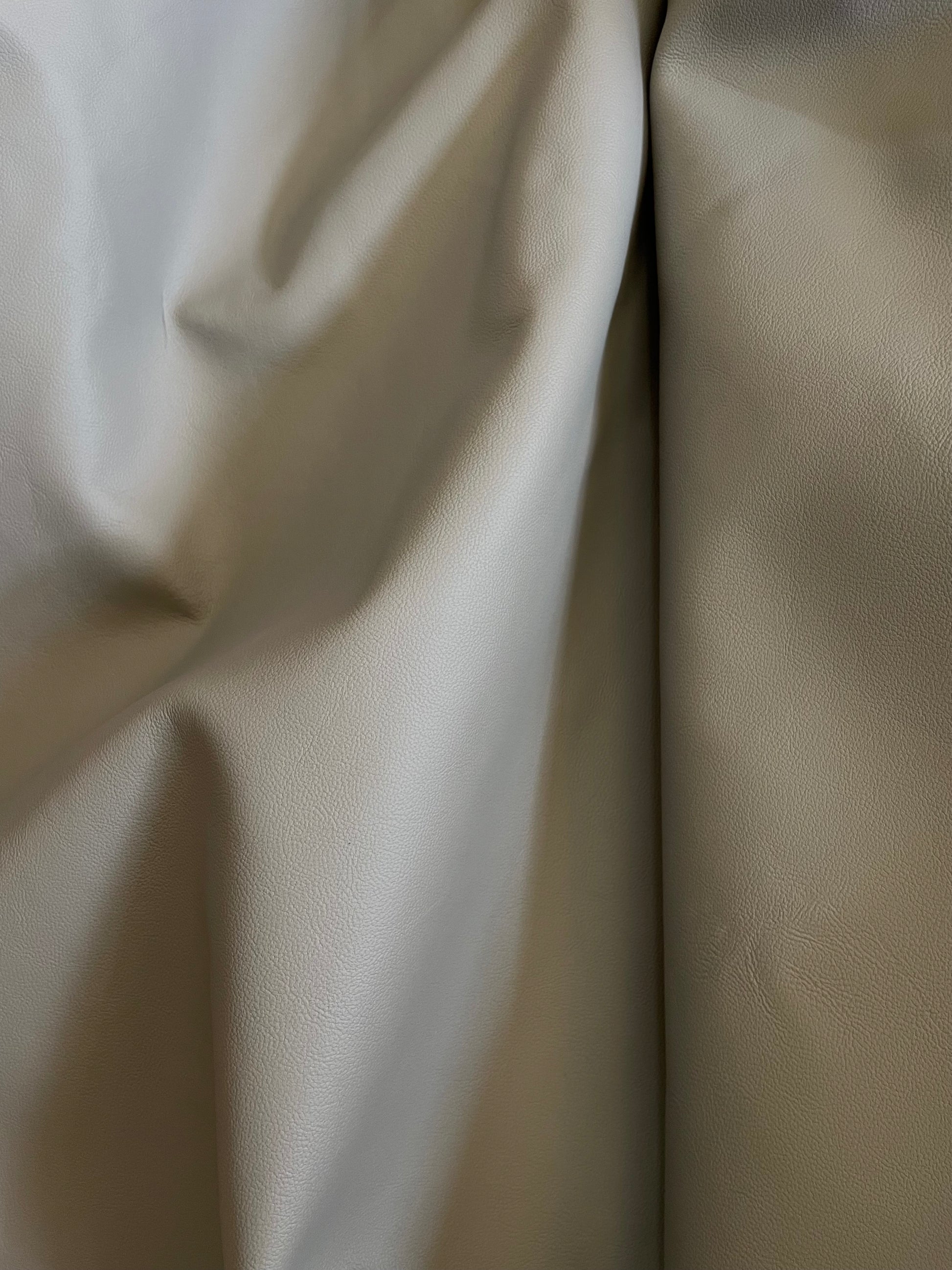 prirodna koža, prirodna italijanska koža, koža za automobile, kvalitetna italijanska koža, prodaja kože beograd, prodaja kože beograd, koža za tapaciranje