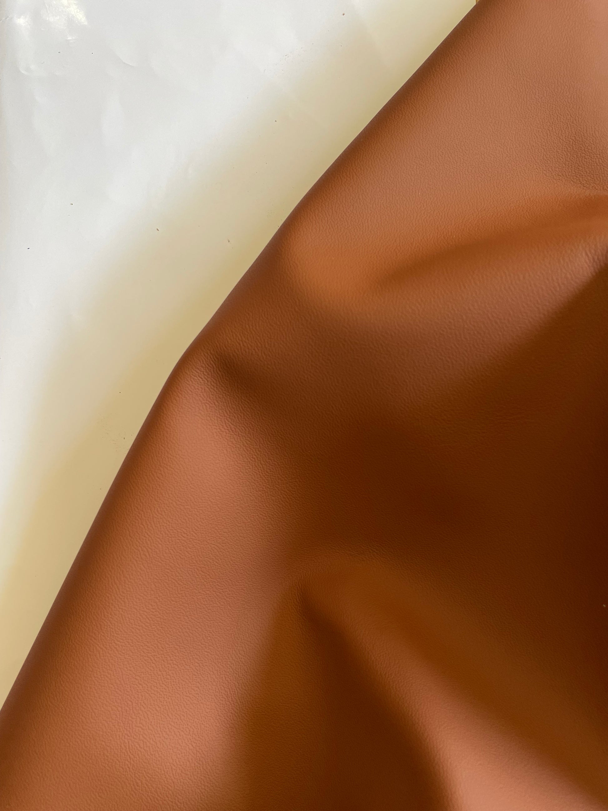 prirodna koža, prirodna italijanska koža, koža za automobile, kvalitetna italijanska koža, prodaja kože beograd, prodaja kože beograd, koža za tapaciranje