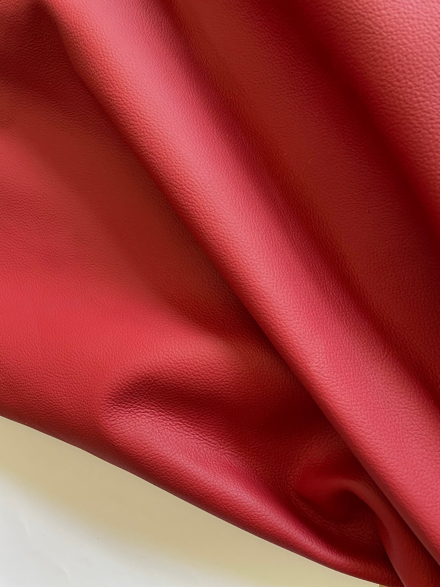 prirodna koža, prirodna italijanska koža, koža za automobile, kvalitetna italijanska koža, prodaja kože beograd, prodaja kože beograd, koža za tapaciranje