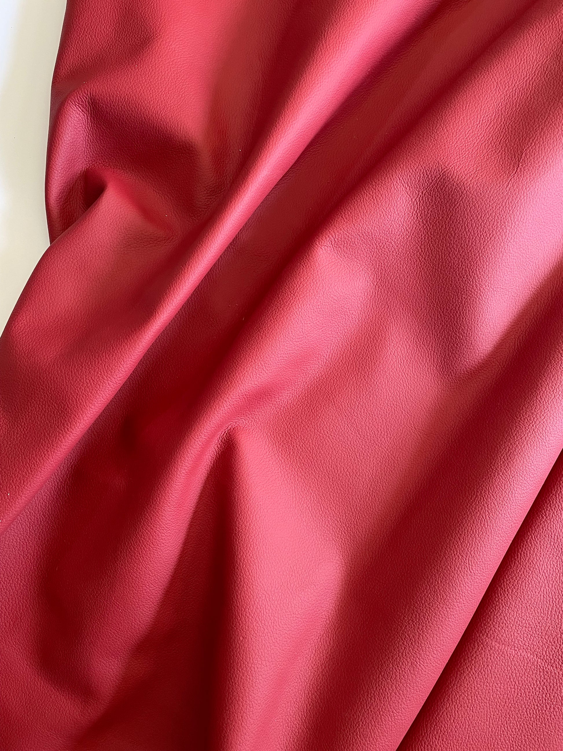 prirodna koža, prirodna italijanska koža, koža za automobile, kvalitetna italijanska koža, prodaja kože beograd, prodaja kože beograd, koža za tapaciranje