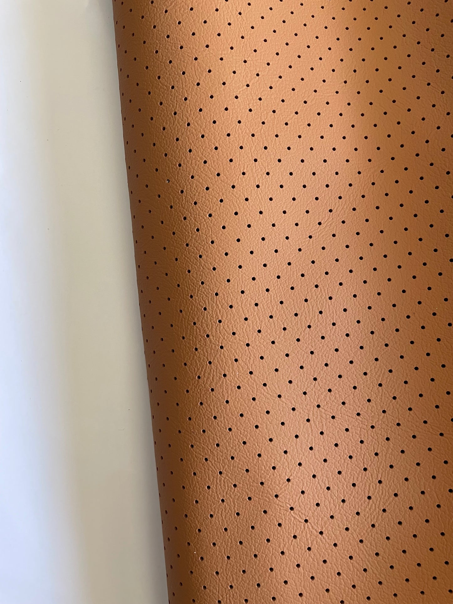 prirodna koža, prirodna italijanska koža, koža za automobile, kvalitetna italijanska koža, prodaja kože beograd, prodaja kože beograd, koža za tapaciranje