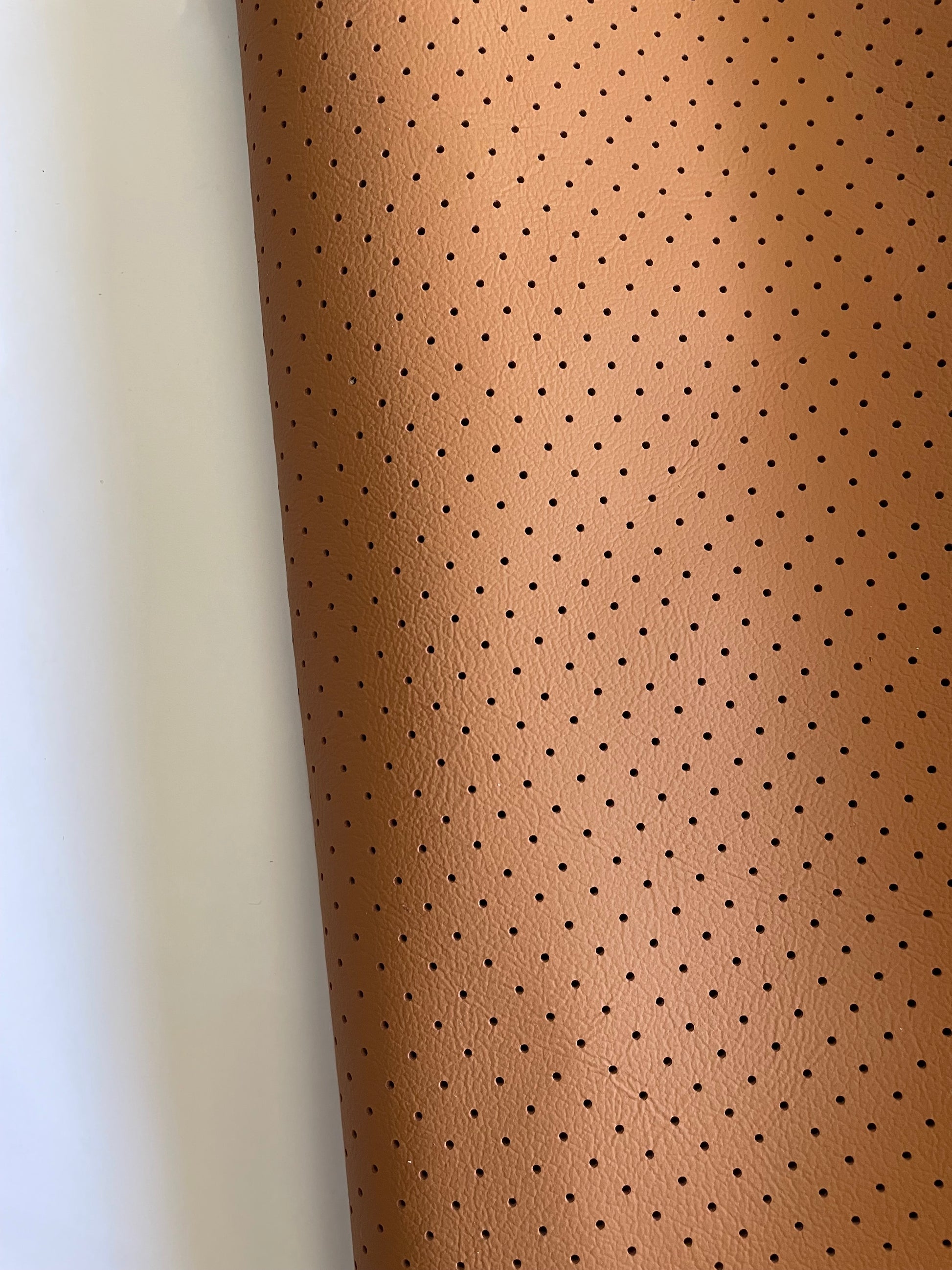 prirodna koža, prirodna italijanska koža, koža za automobile, kvalitetna italijanska koža, prodaja kože beograd, prodaja kože beograd, koža za tapaciranje