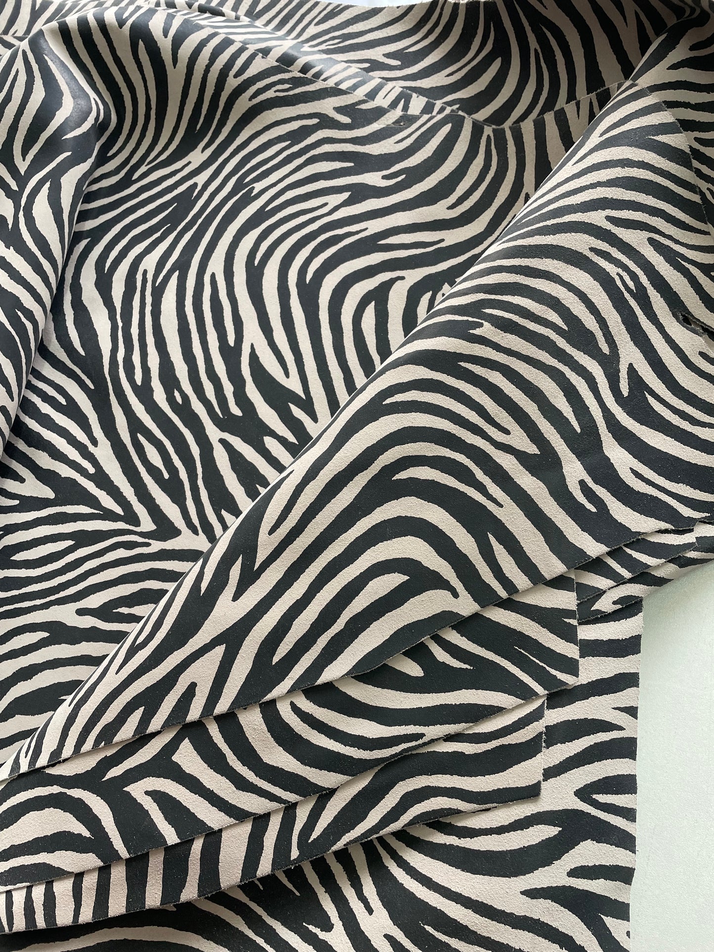ZEBRA PRINT - GOV. VELOR LEATHER