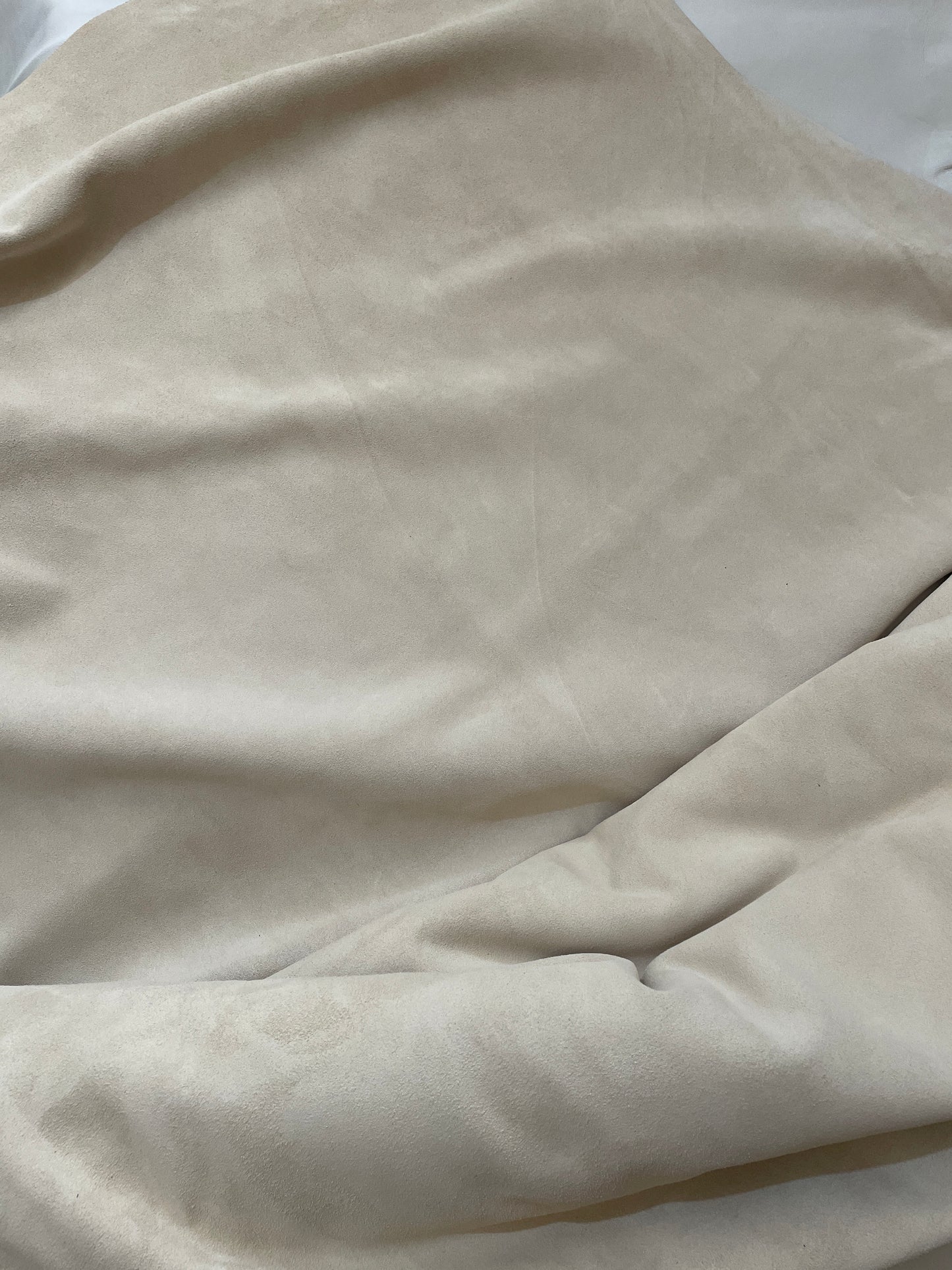 prirodna koža, prirodna italijanska koža, koža za automobile, kvalitetna italijanska koža, prodaja kože beograd, prodaja kože beograd, koža za tapaciranje