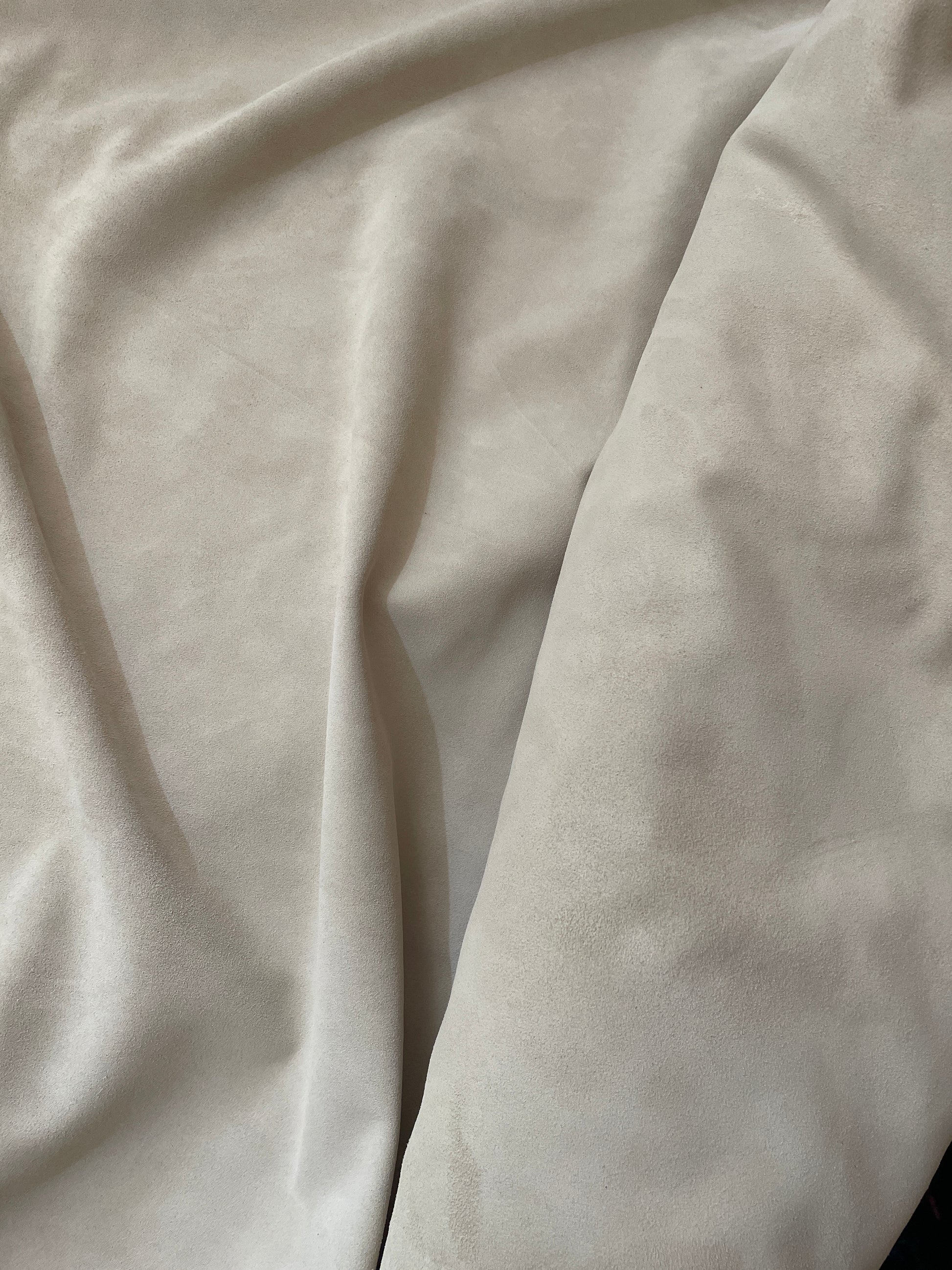 prirodna koža, prirodna italijanska koža, koža za automobile, kvalitetna italijanska koža, prodaja kože beograd, prodaja kože beograd, koža za tapaciranje