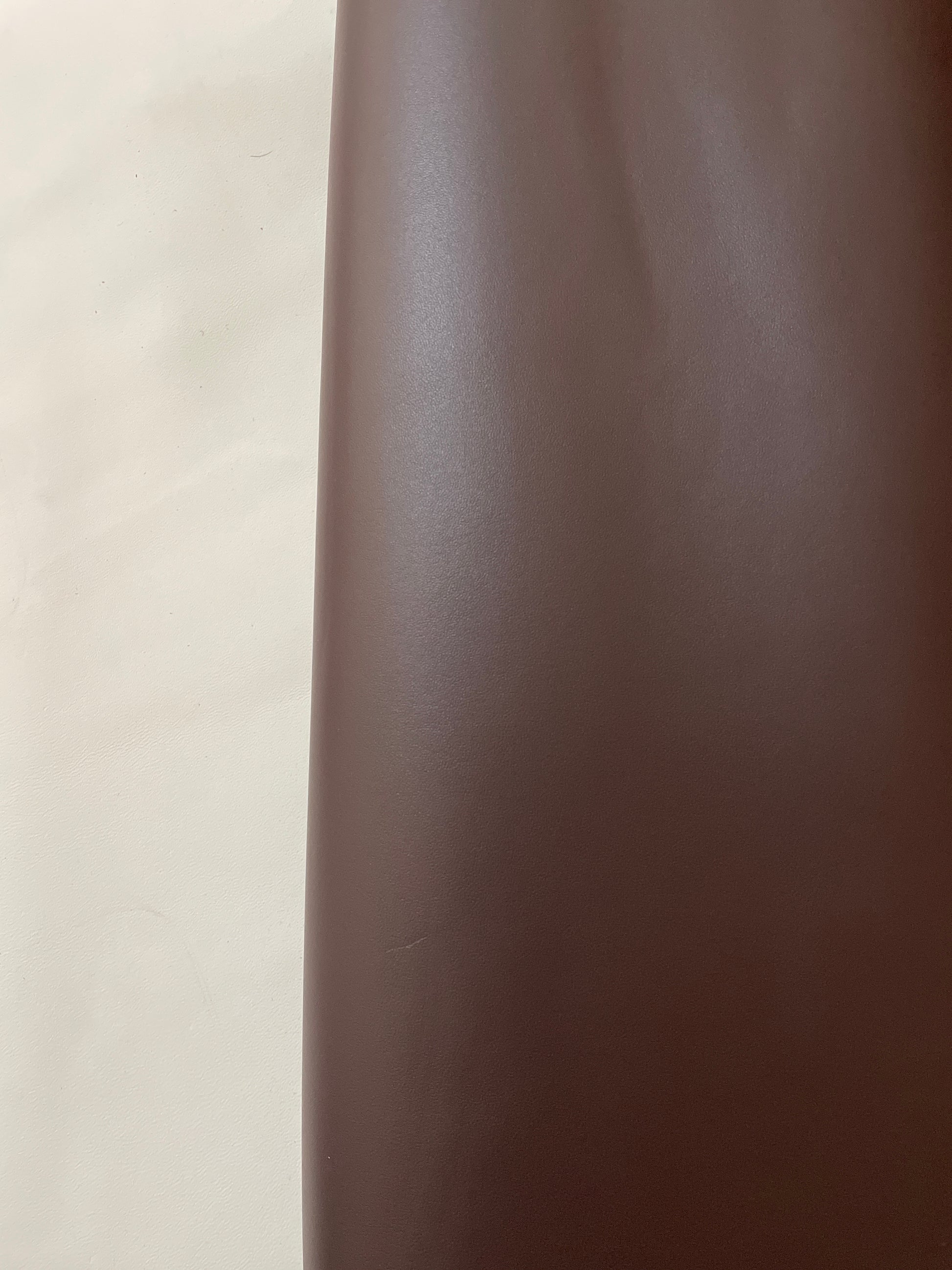 prirodna koža, prirodna italijanska koža, koža za automobile, kvalitetna italijanska koža, prodaja koze beograd, prodaja kože beograd, koža za tapaciranje