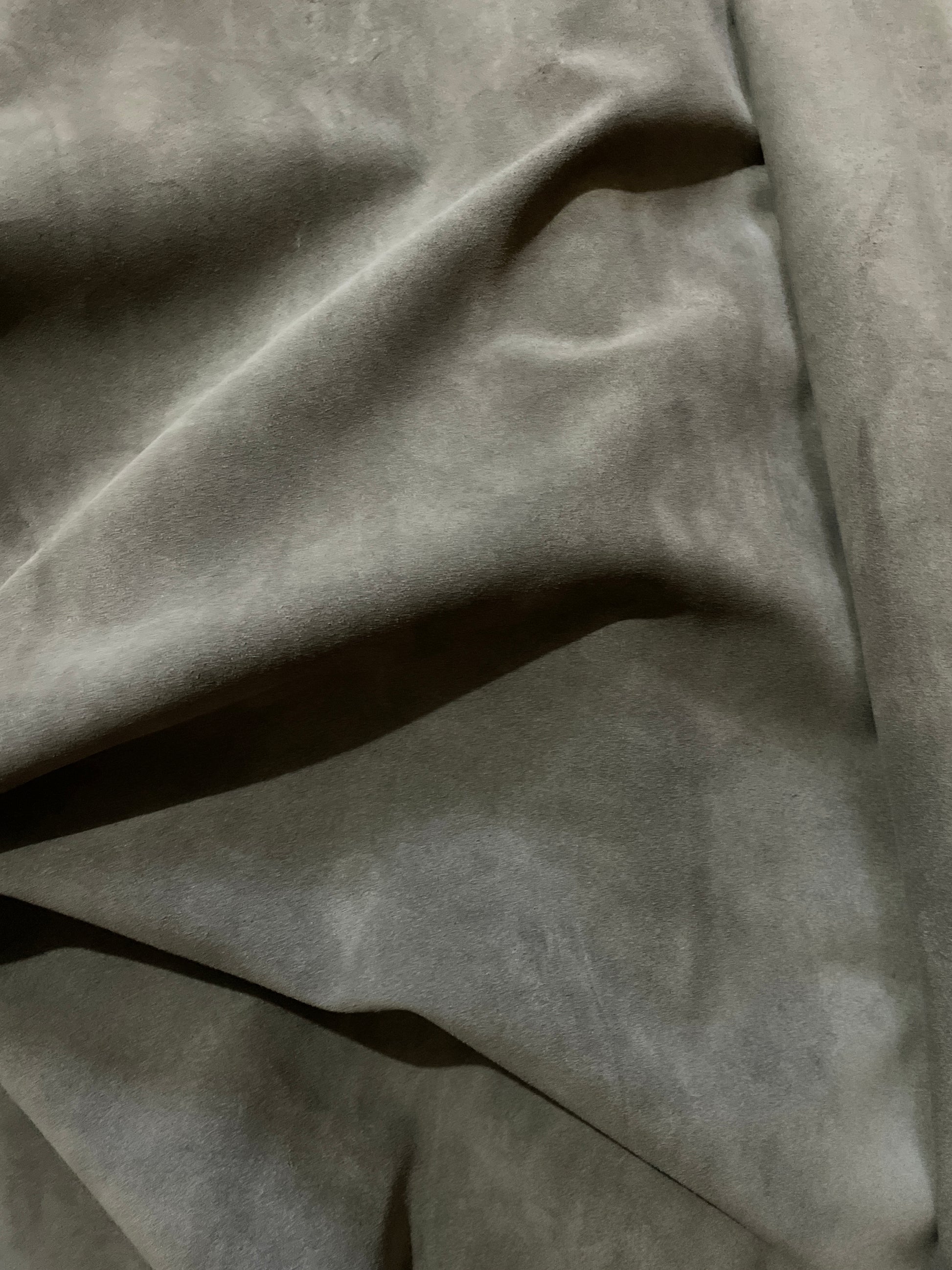 prirodna koža, prirodna italijanska koža, koža za automobile, kvalitetna italijanska koža, prodaja koze beograd, prodaja kože beograd, koža za tapaciranje