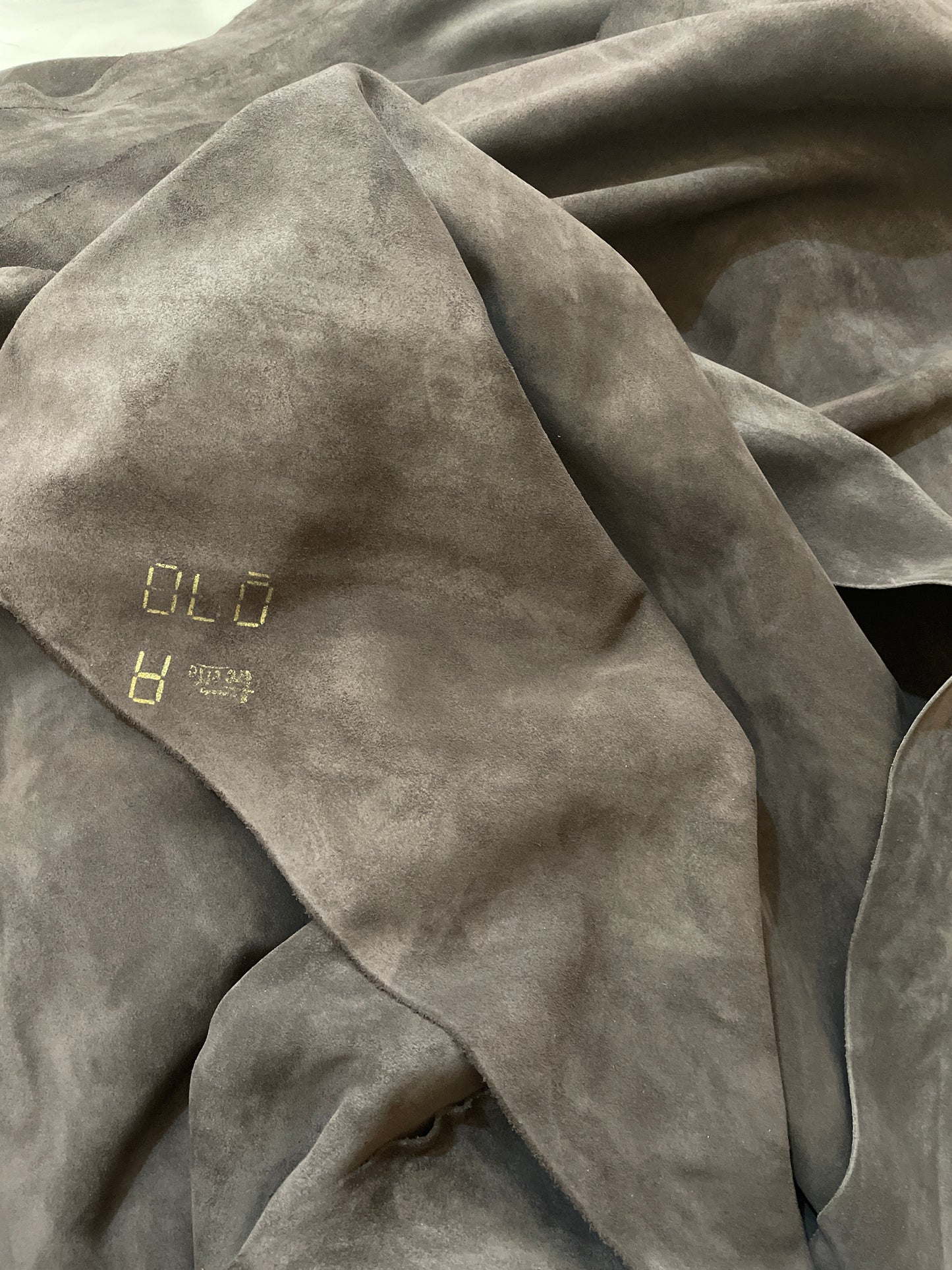 GOAT LEATHER VELOUR - DARK GRAY